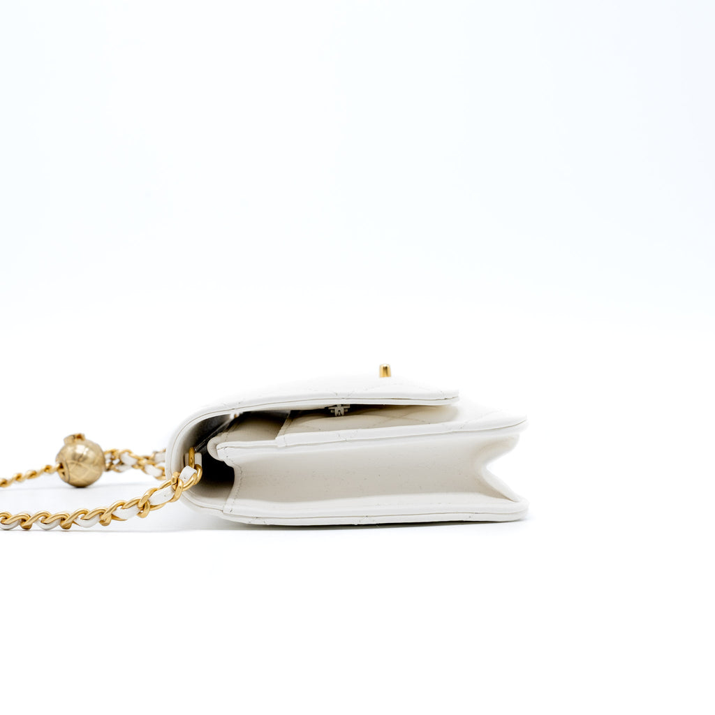 chanel-pearl-crush-wallet-on-chain-lambskin-white-ghw-microchip-2
