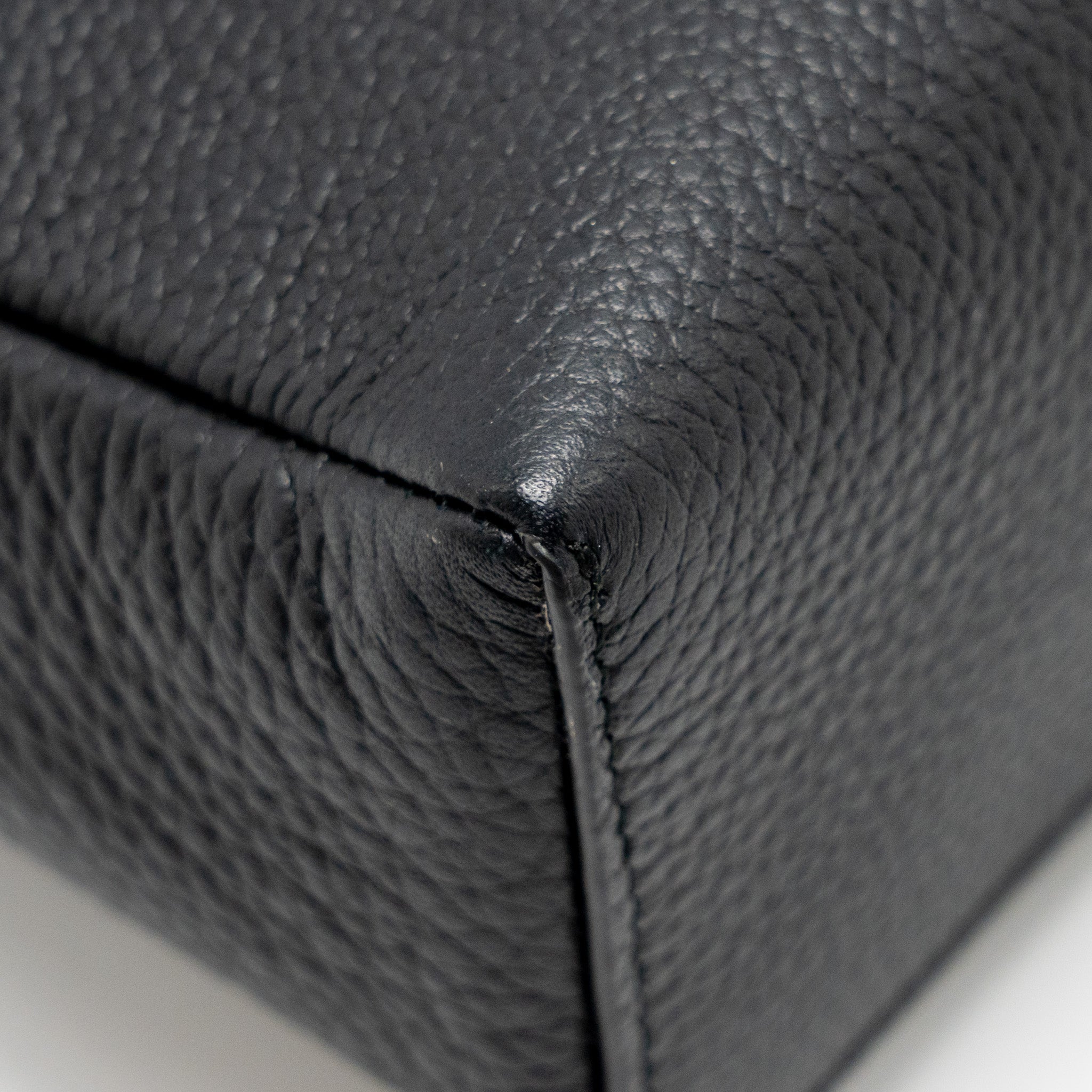 loro-piana-extra-pocket-l19-grained-calfskin-black-shw