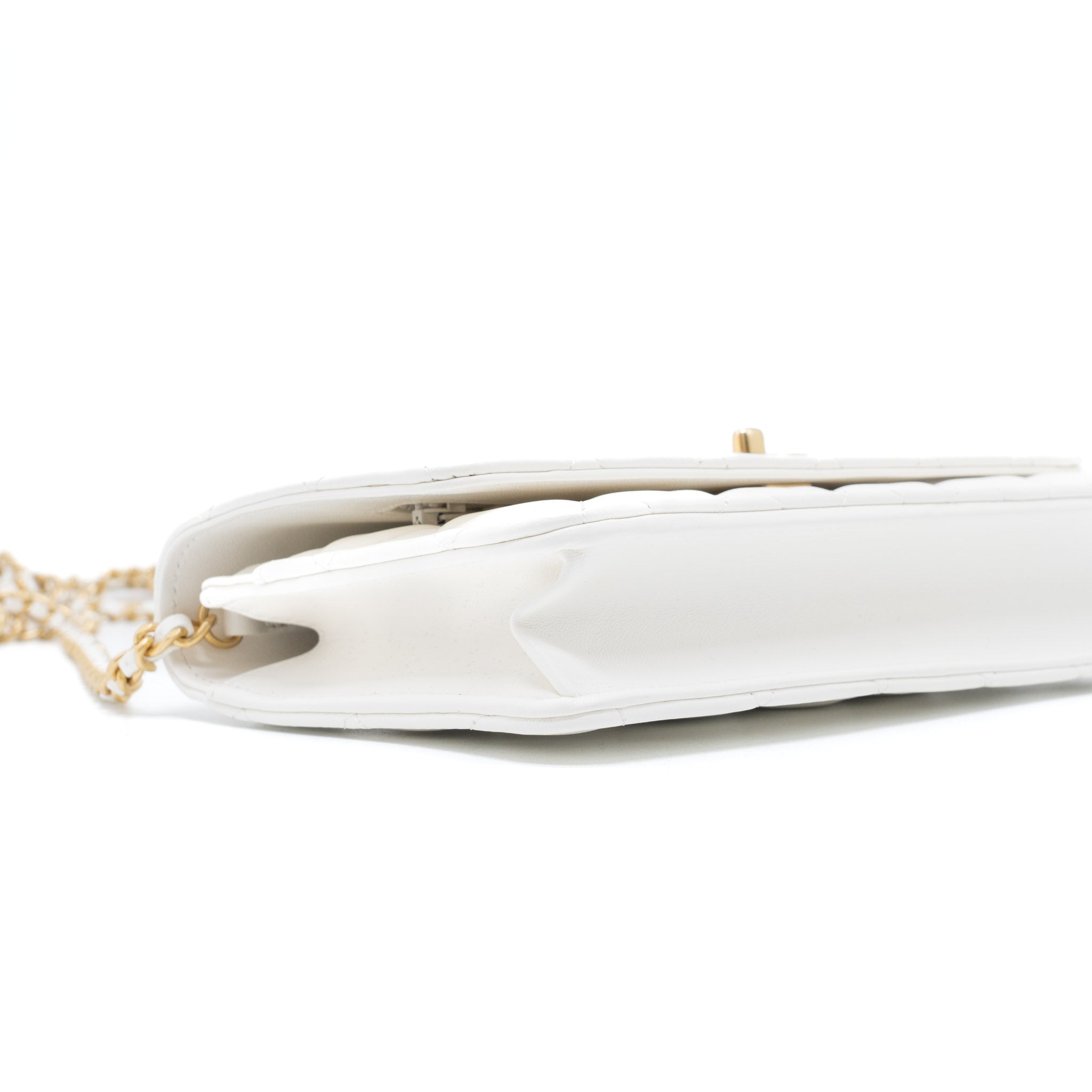 chanel-pearl-crush-wallet-on-chain-lambskin-white-ghw-microchip-2