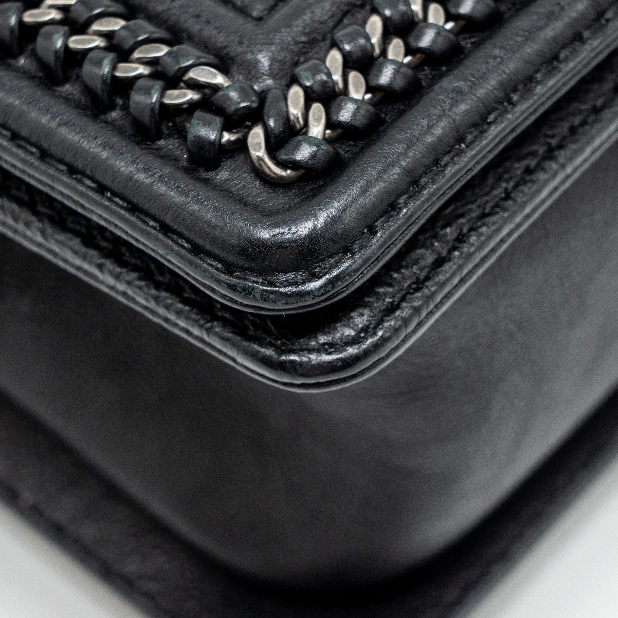 chanel-top-handle-boy-bag-limited-edition-grained-calfskin-black-ruthenium-silver-hardware-copy
