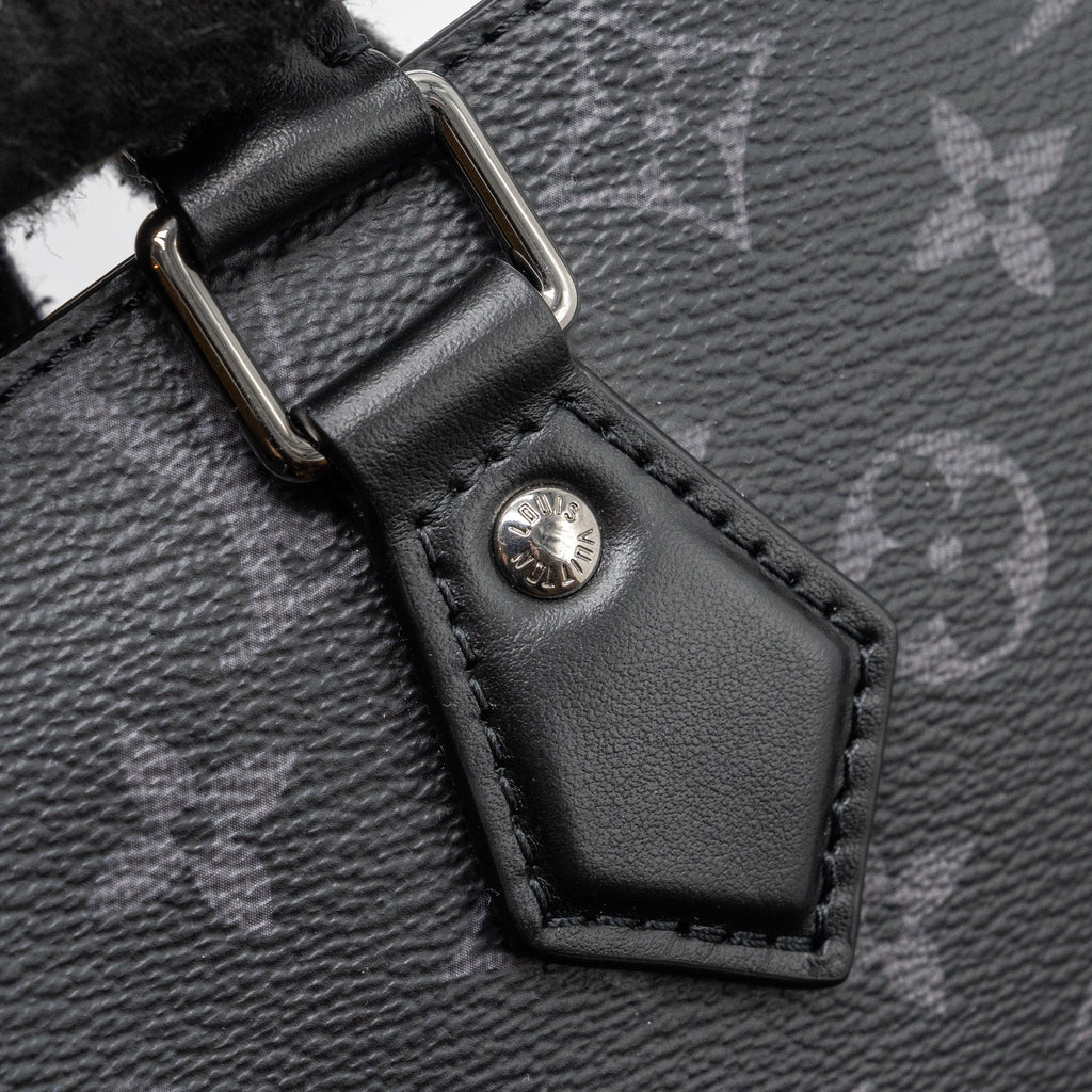 louis-vuitton-double-flat-messenger-monogram-eclipse-canvas-shw