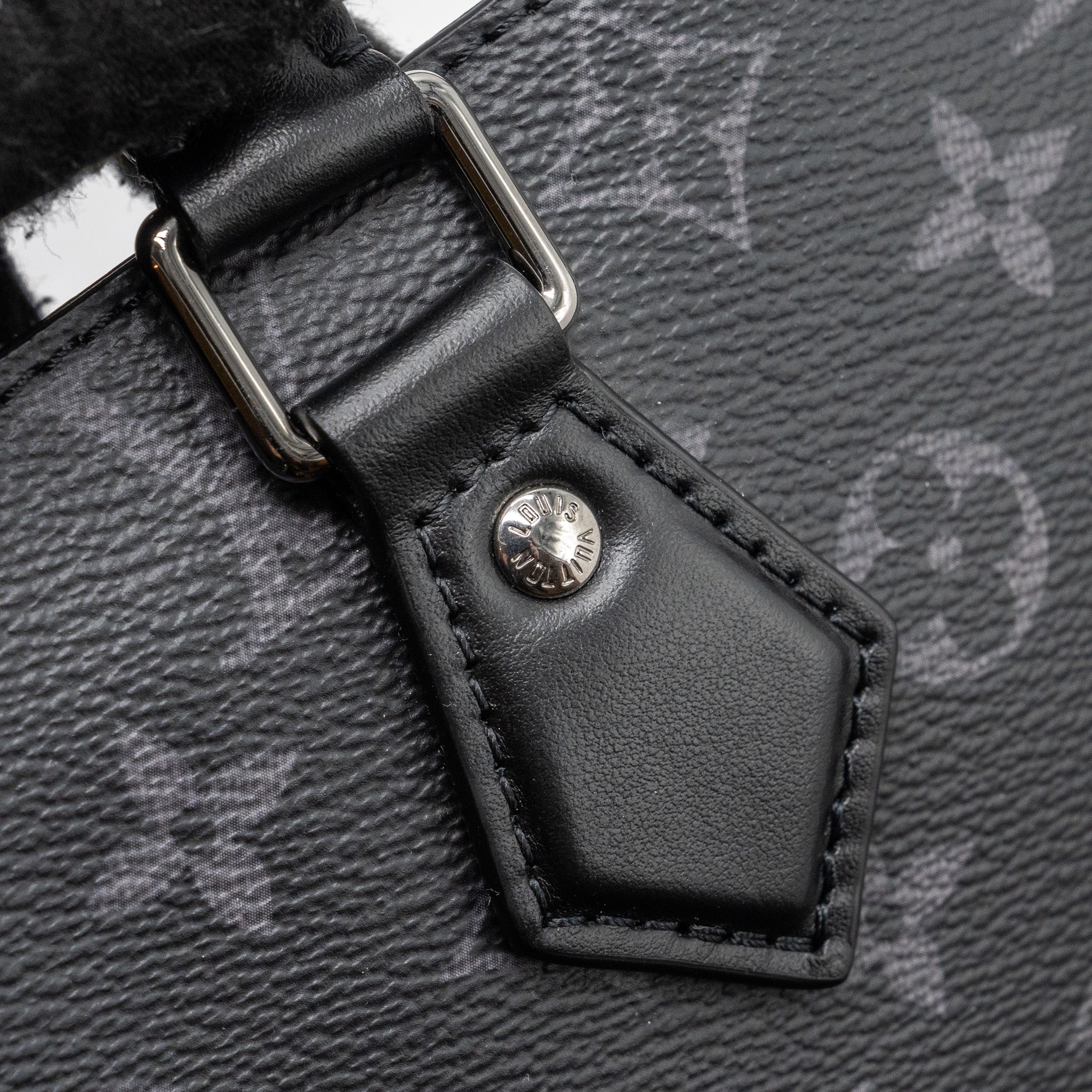 louis-vuitton-double-flat-messenger-monogram-eclipse-canvas-shw