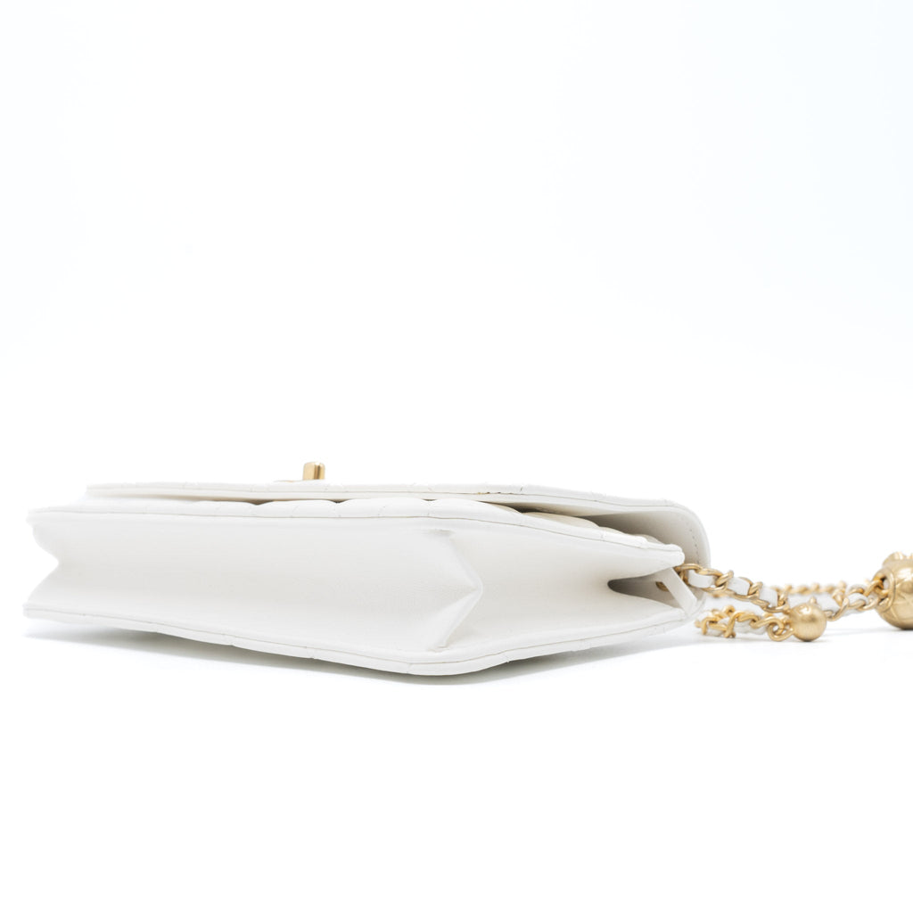 chanel-pearl-crush-wallet-on-chain-lambskin-white-ghw-microchip-2