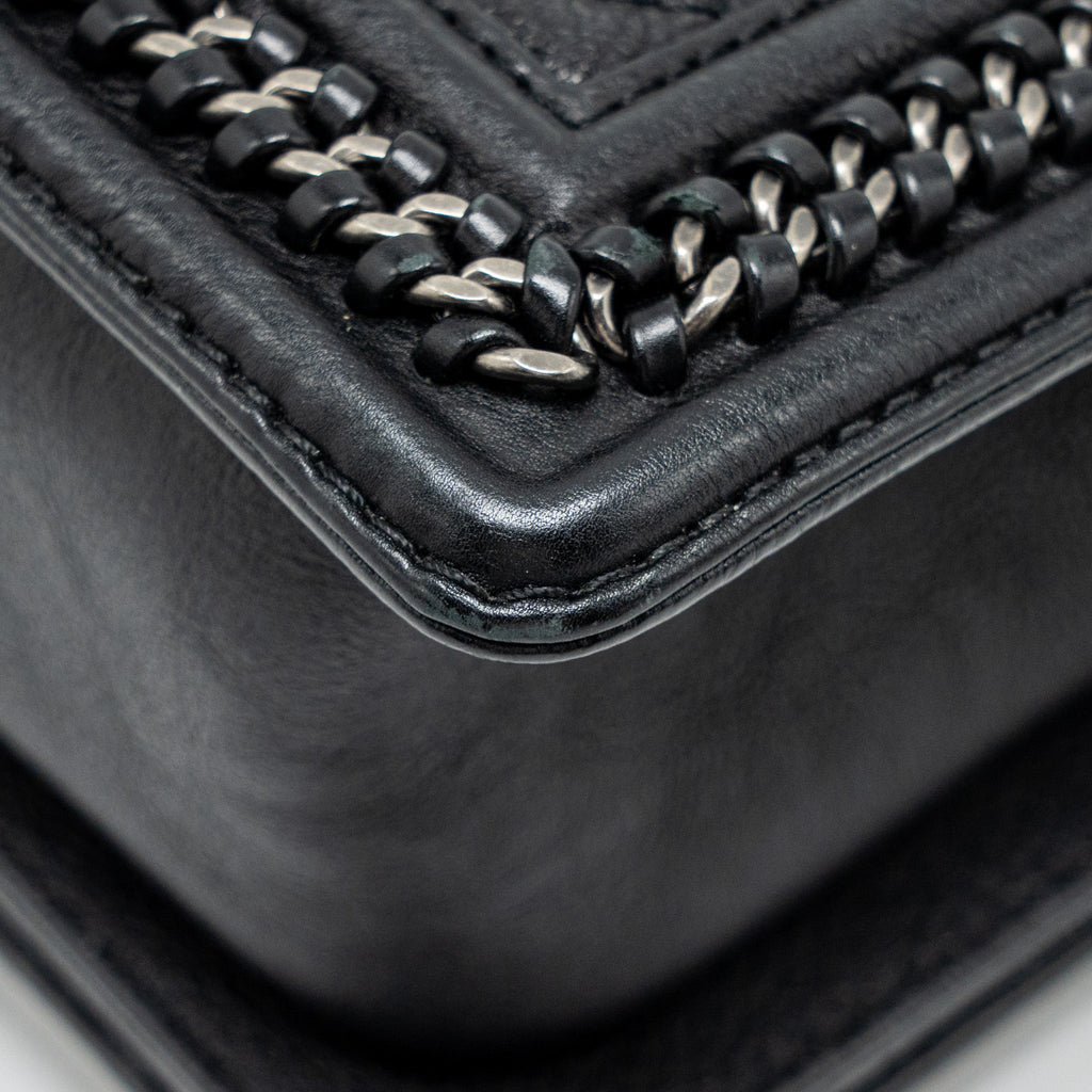 chanel-top-handle-boy-bag-limited-edition-grained-calfskin-black-ruthenium-silver-hardware-copy