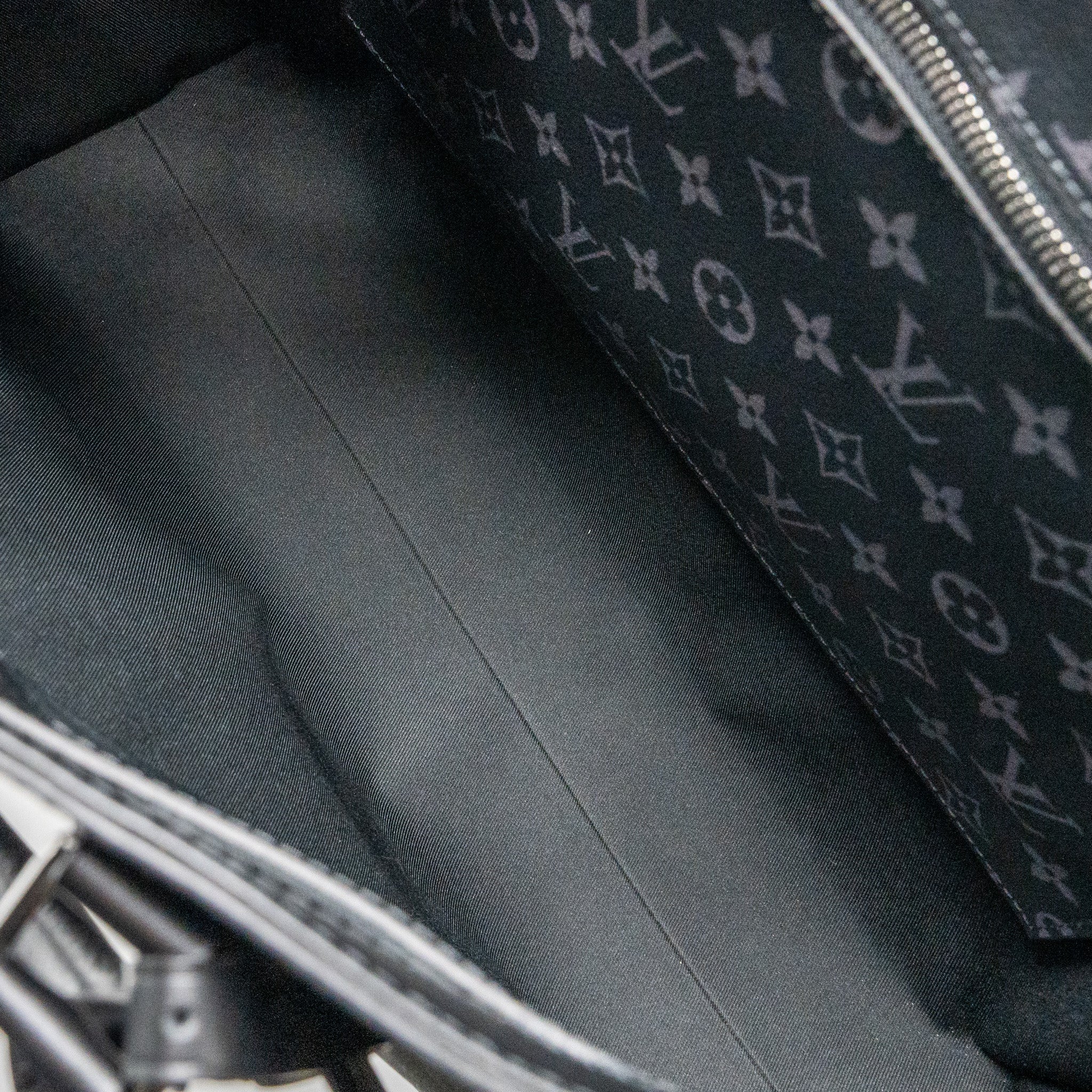 louis-vuitton-double-flat-messenger-monogram-eclipse-canvas-shw