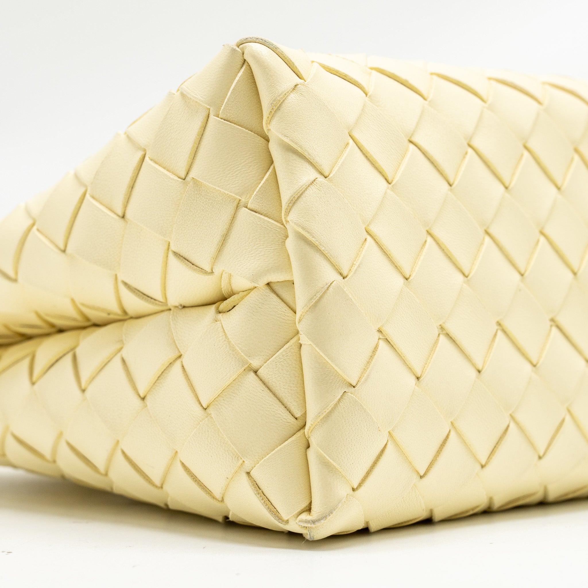bottega-veneta-small-andiamo-bag-lambskin-light-yellow-ghw
