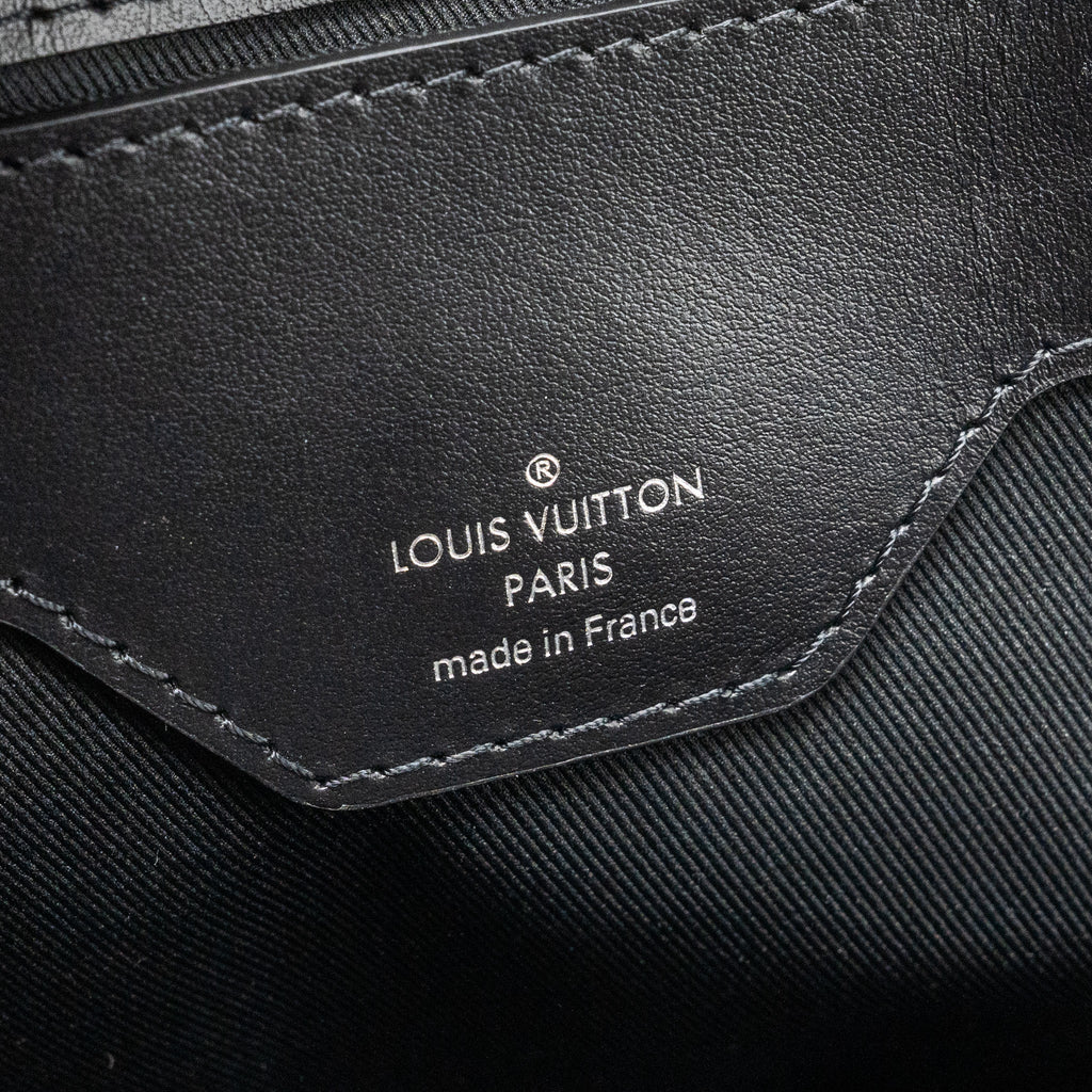 louis-vuitton-double-flat-messenger-monogram-eclipse-canvas-shw
