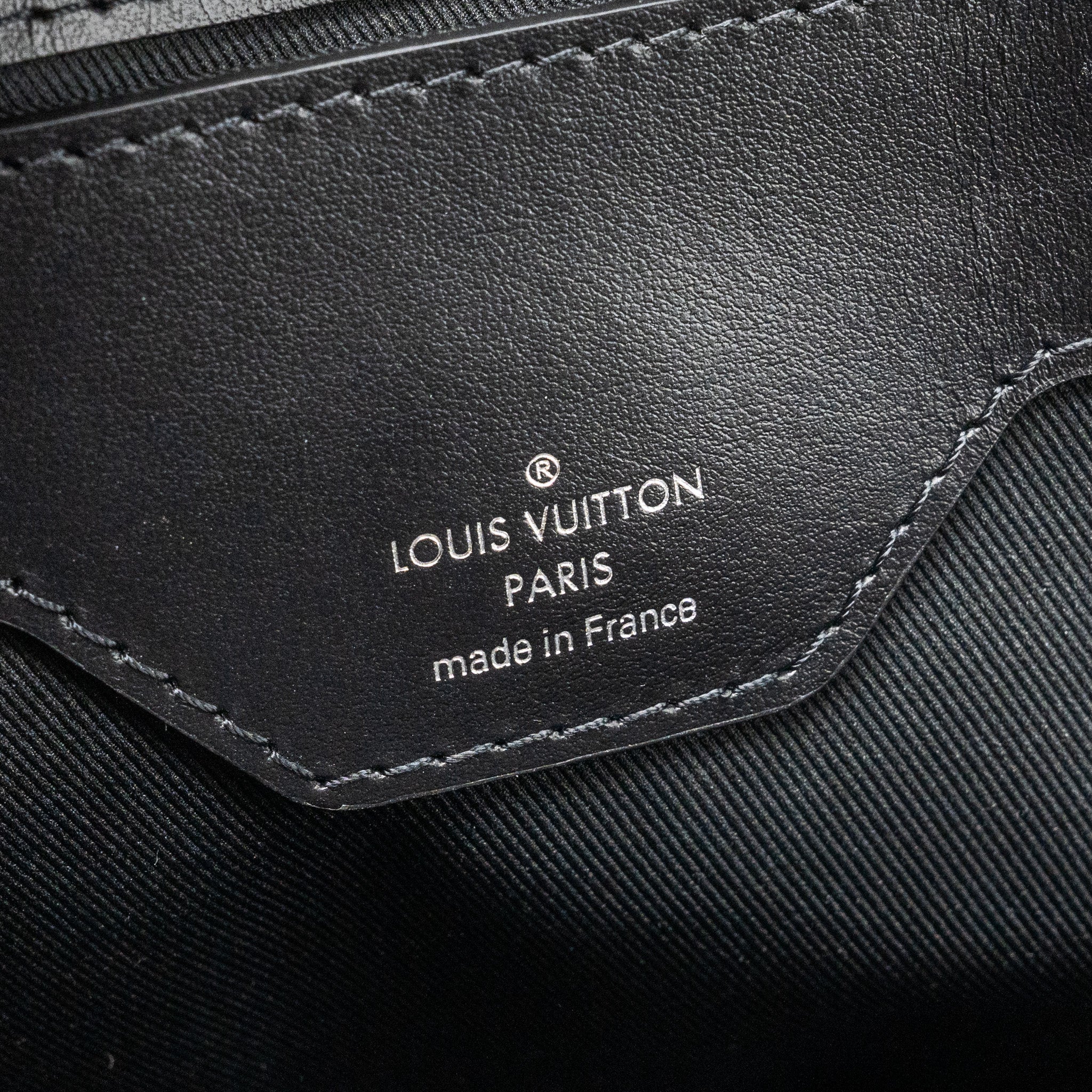 louis-vuitton-double-flat-messenger-monogram-eclipse-canvas-shw