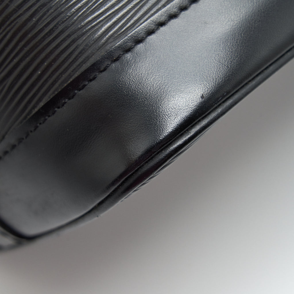 louis-vuitton-alma-bag-epi-black-ghw