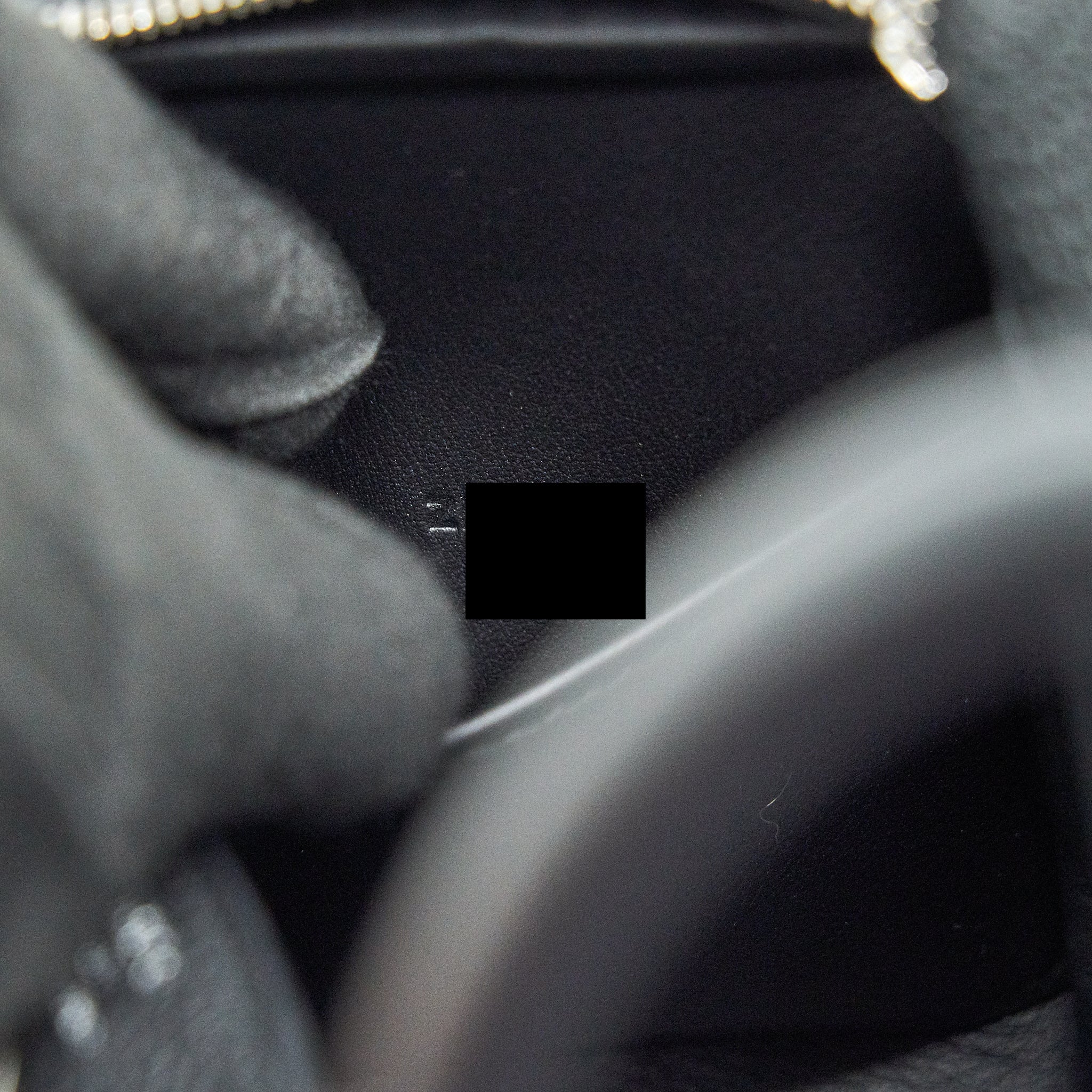 hermes-mini-lindy-black-shw-clemence-leather-stamp-z
