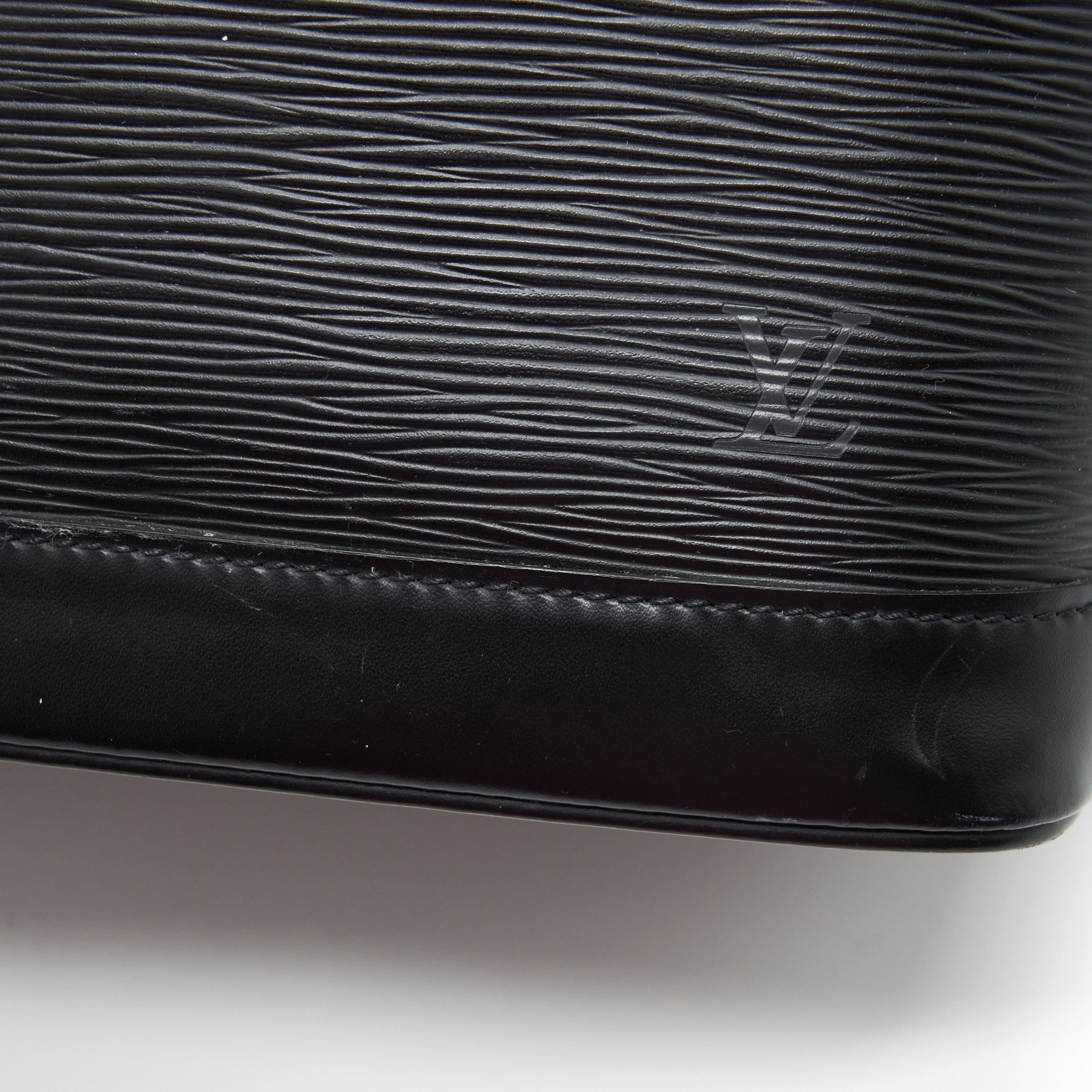 louis-vuitton-alma-bag-epi-black-ghw