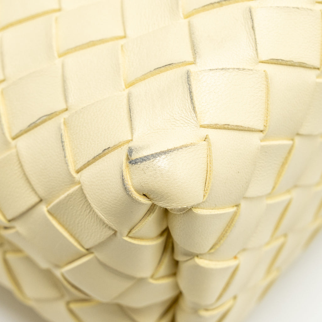 bottega-veneta-small-andiamo-bag-lambskin-light-yellow-ghw