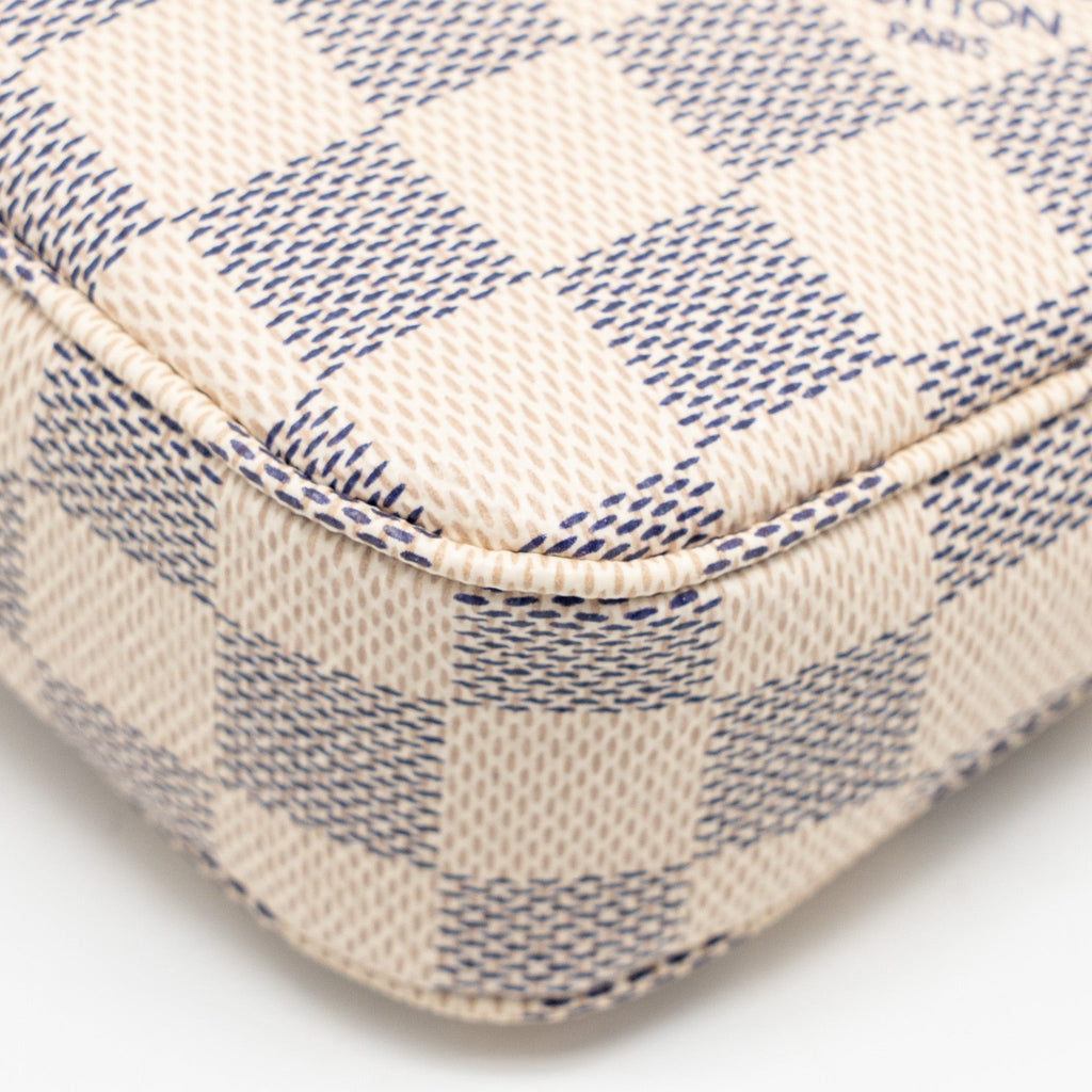 louis-vuitton-pochette-accessories-damier-azur-canvas-ghw