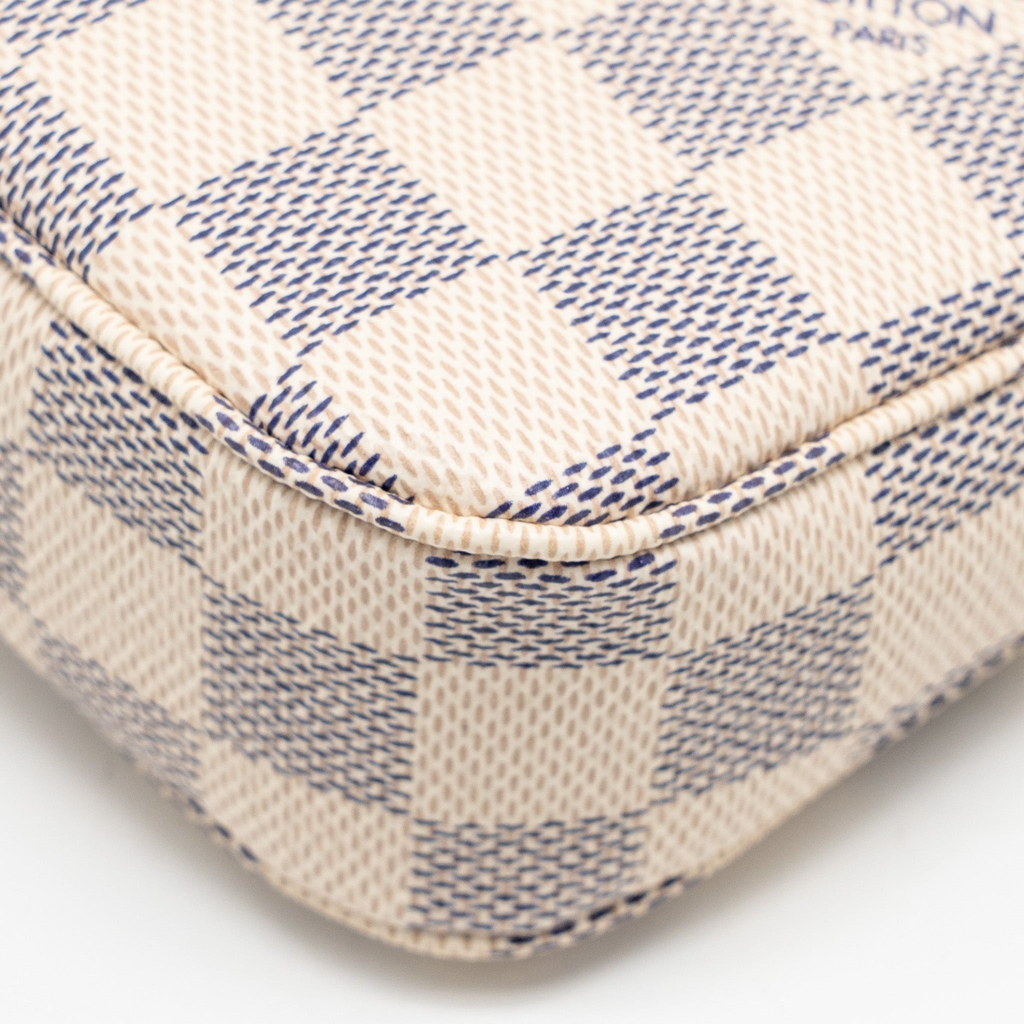 louis-vuitton-pochette-accessories-damier-azur-canvas-ghw