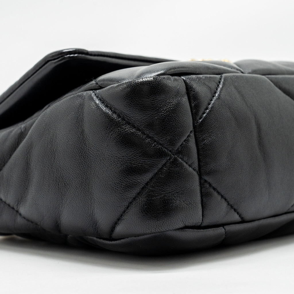 chanel-small-19-bag-lambskin-black-ghwmicrochip