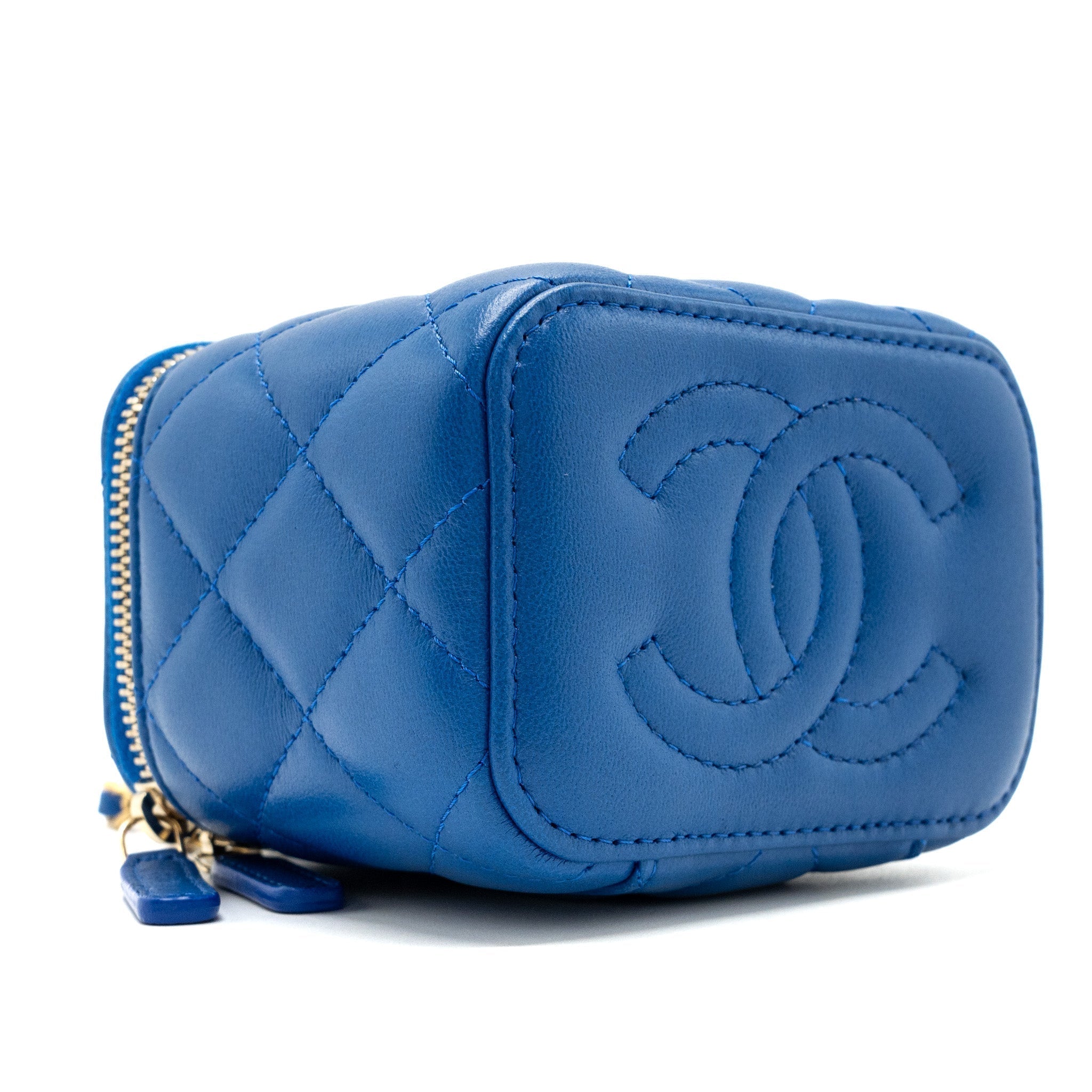 chanel-pearl-crush-mini-vanity-lambskin-blue-ghwmicrochip
