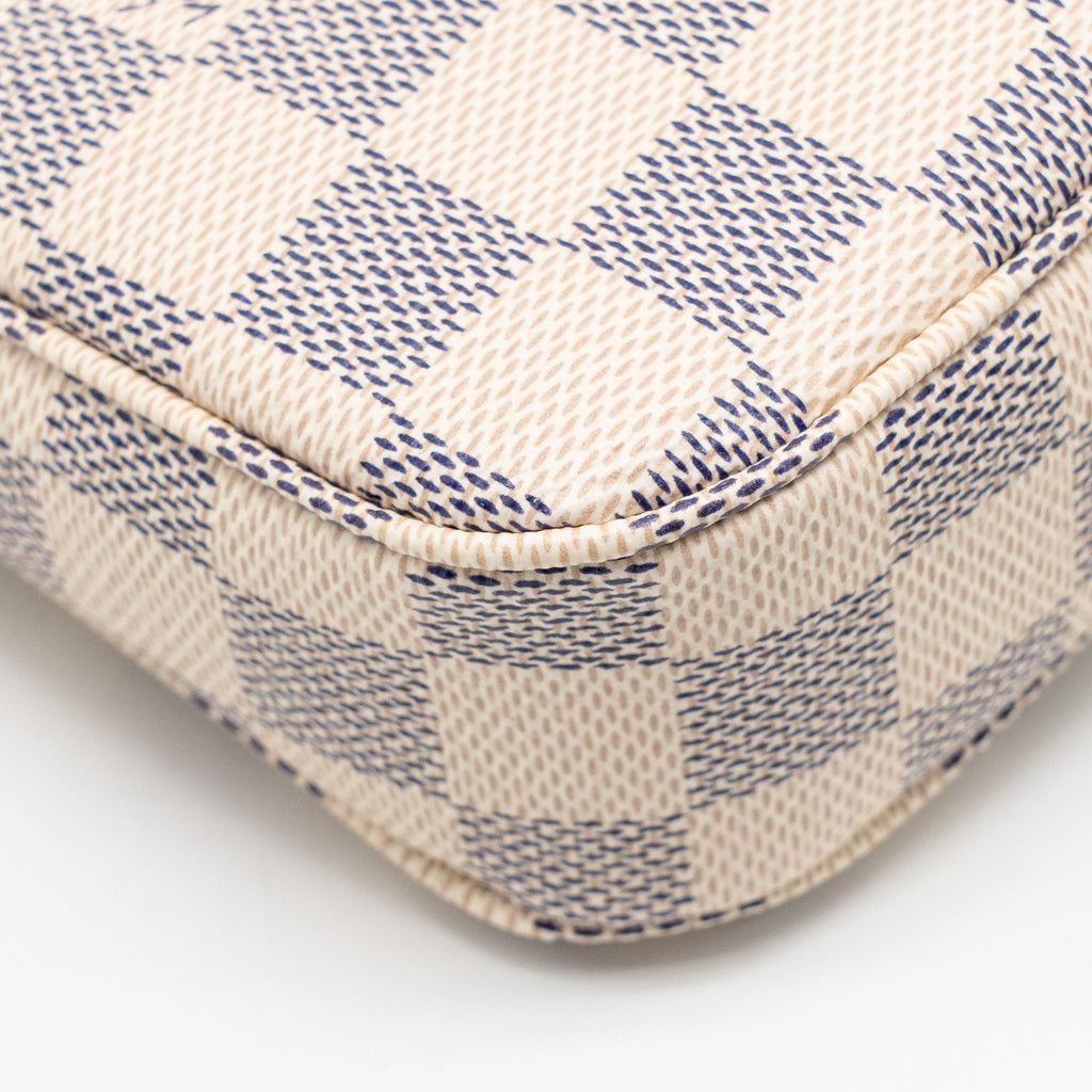louis-vuitton-pochette-accessories-damier-azur-canvas-ghw