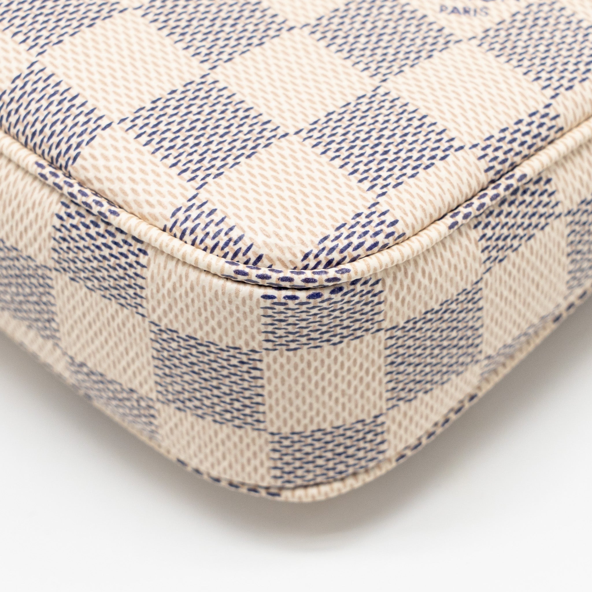 louis-vuitton-pochette-accessories-damier-azur-canvas-ghw