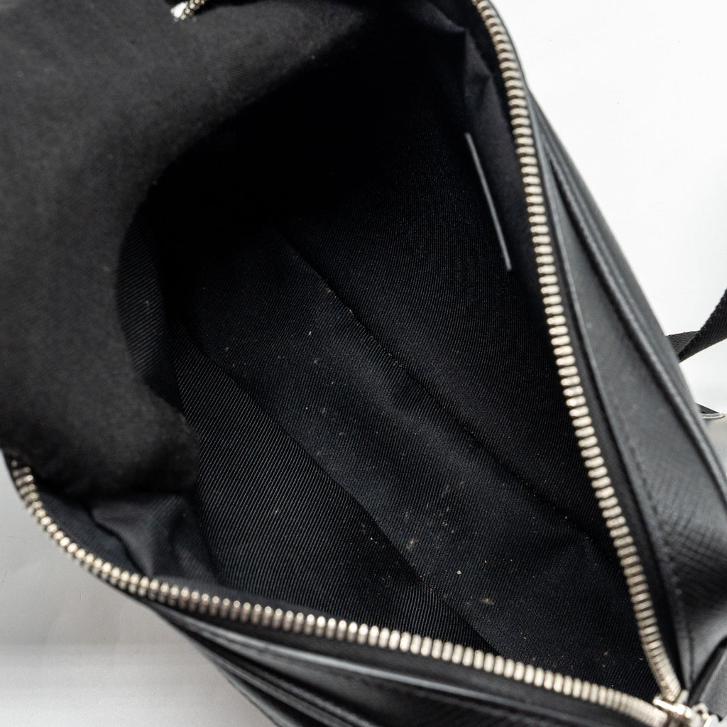 louis-vuitton-taiga-bum-bag-outdoor-leather-black-shw
