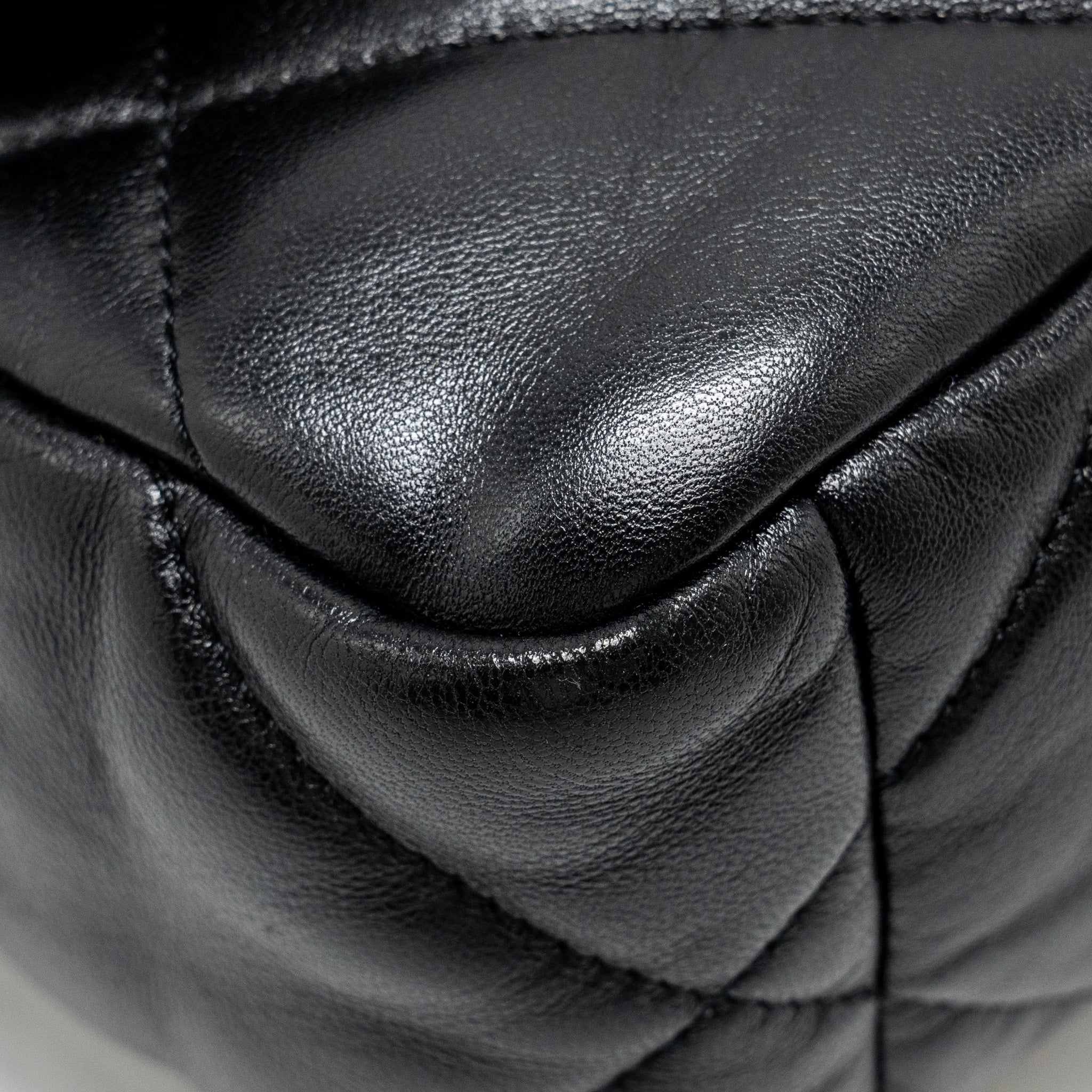 chanel-small-19-bag-lambskin-black-ghwmicrochip