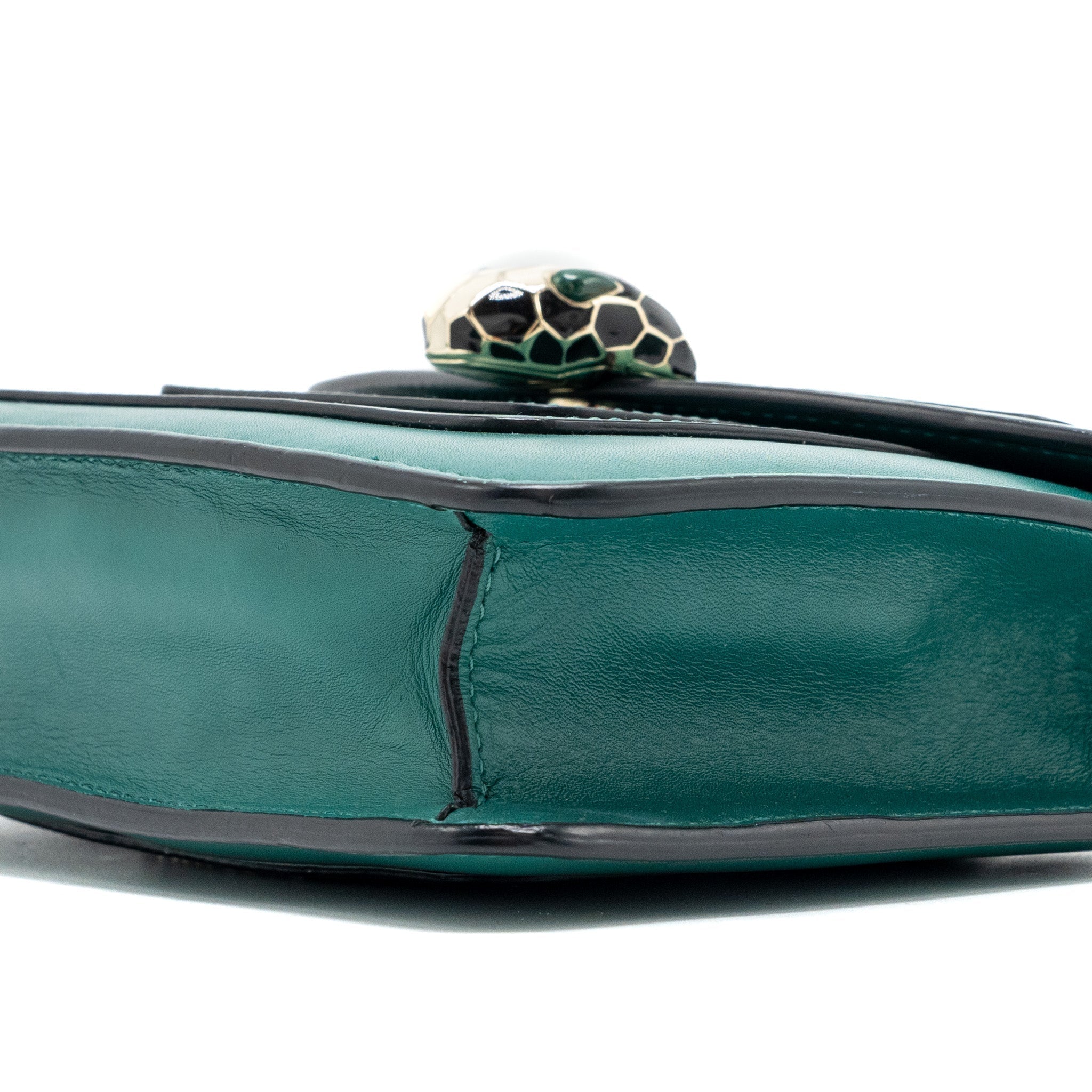 bvlgari-serpenti-forever-crossbody-bag-caflskin-green-ghw
