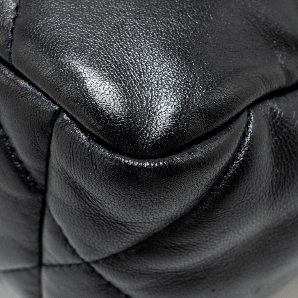 chanel-small-19-bag-lambskin-black-ghwmicrochip