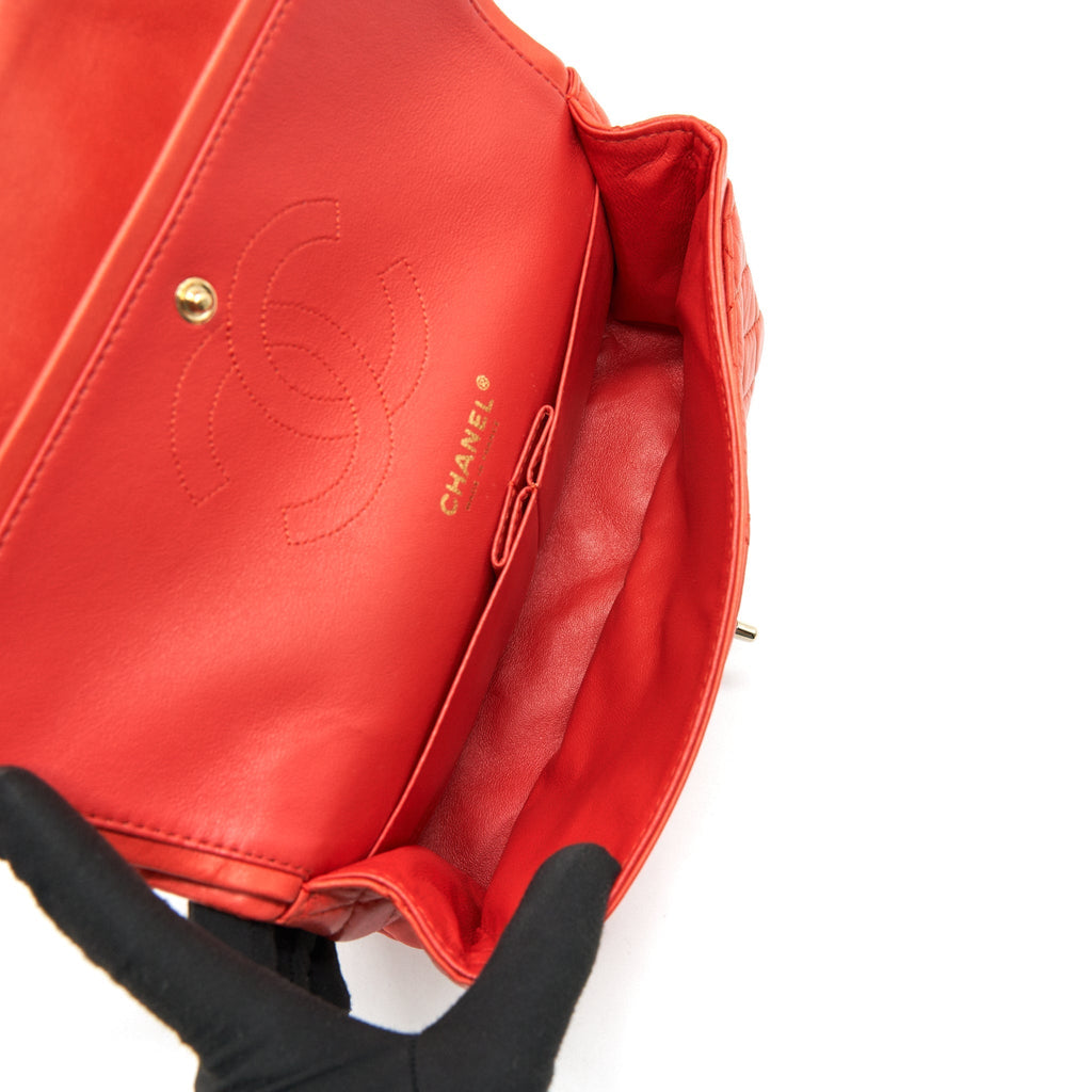 chanel-classic-medium-double-flap-lambskin-in-coral-lghw