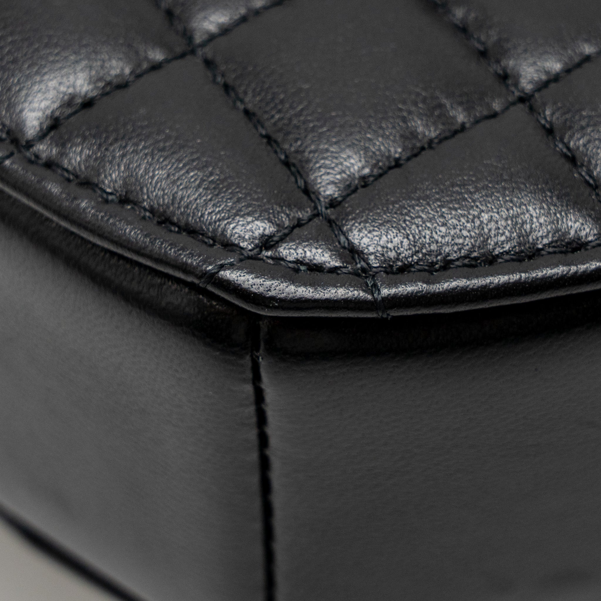 chanel-22s-heart-bag-lambskin-black-lghwmicrochip
