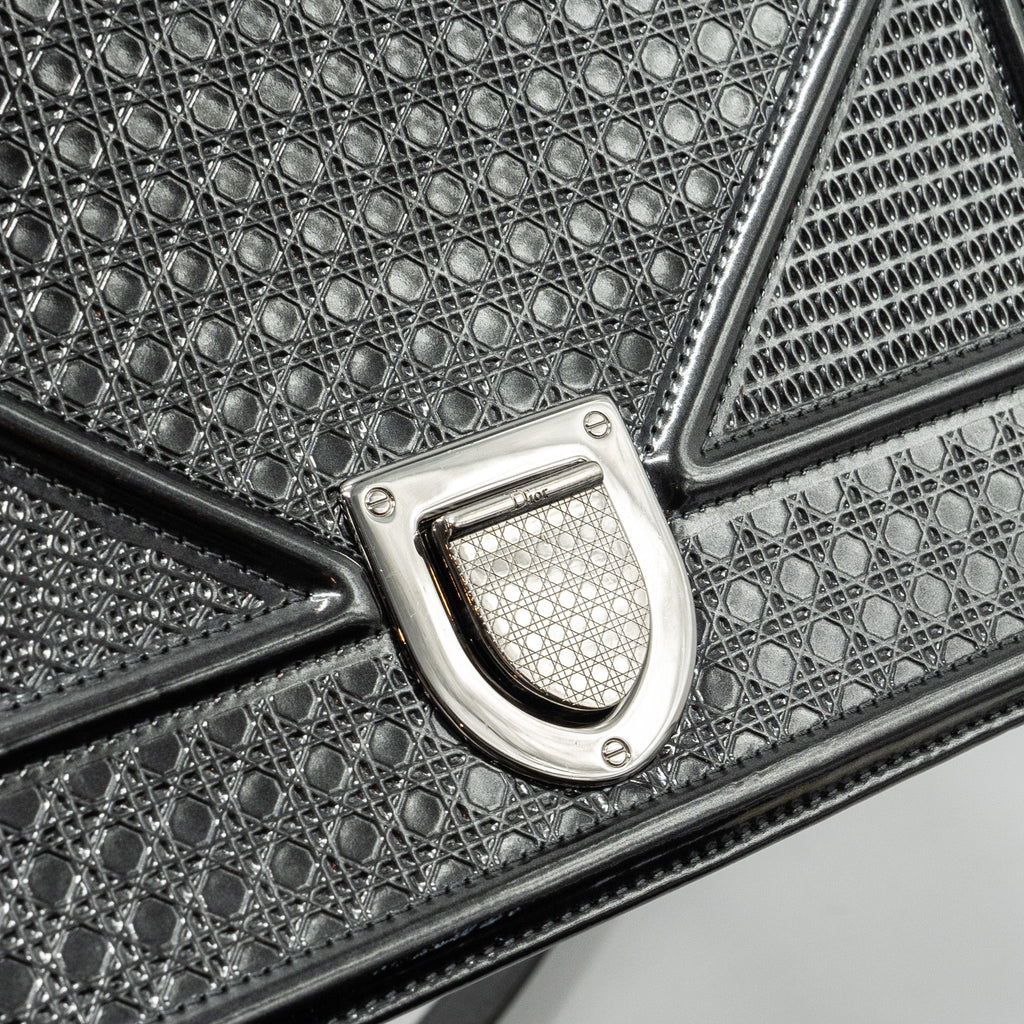 dior-medium-diorama-calfskin-metallic-silver-shw