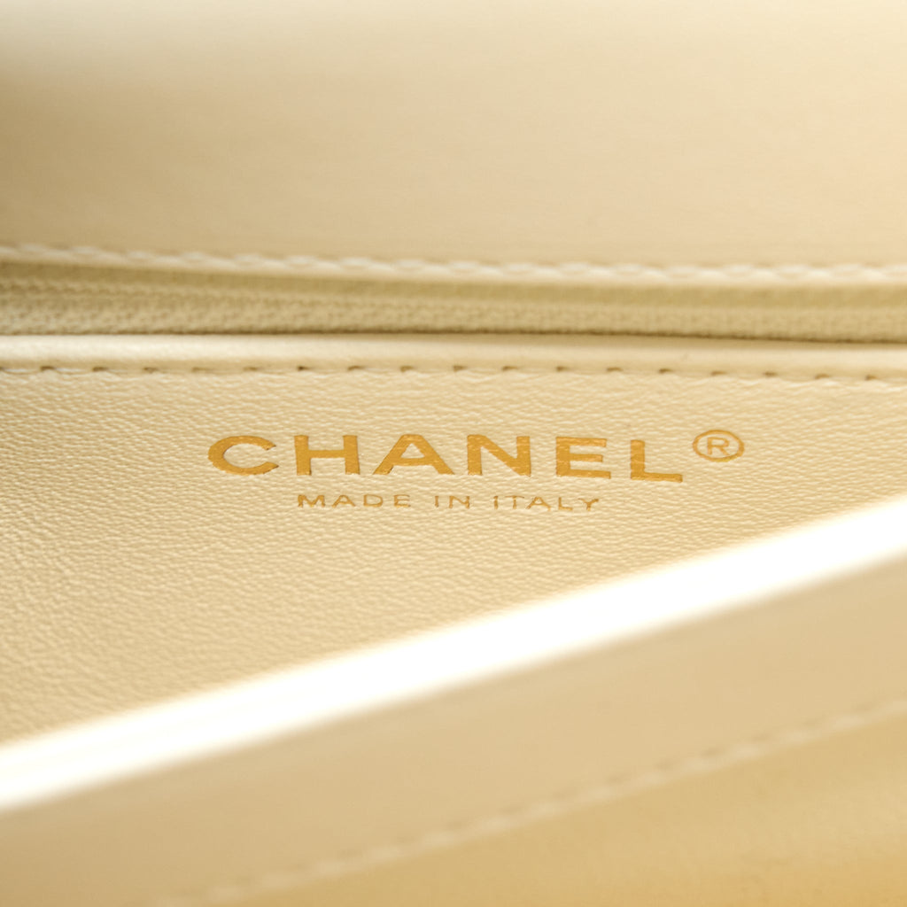chanel-small-trendy-cc-lambskin-white-rghw-microchip