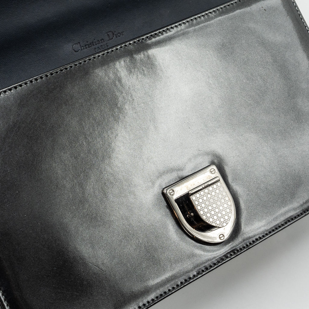 dior-medium-diorama-calfskin-metallic-silver-shw