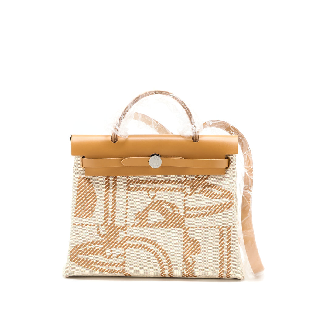 hermes-herbag-zip-31-toile-h-en-relief-brides-sable-ecru-beige-nat-sable-stamp-z