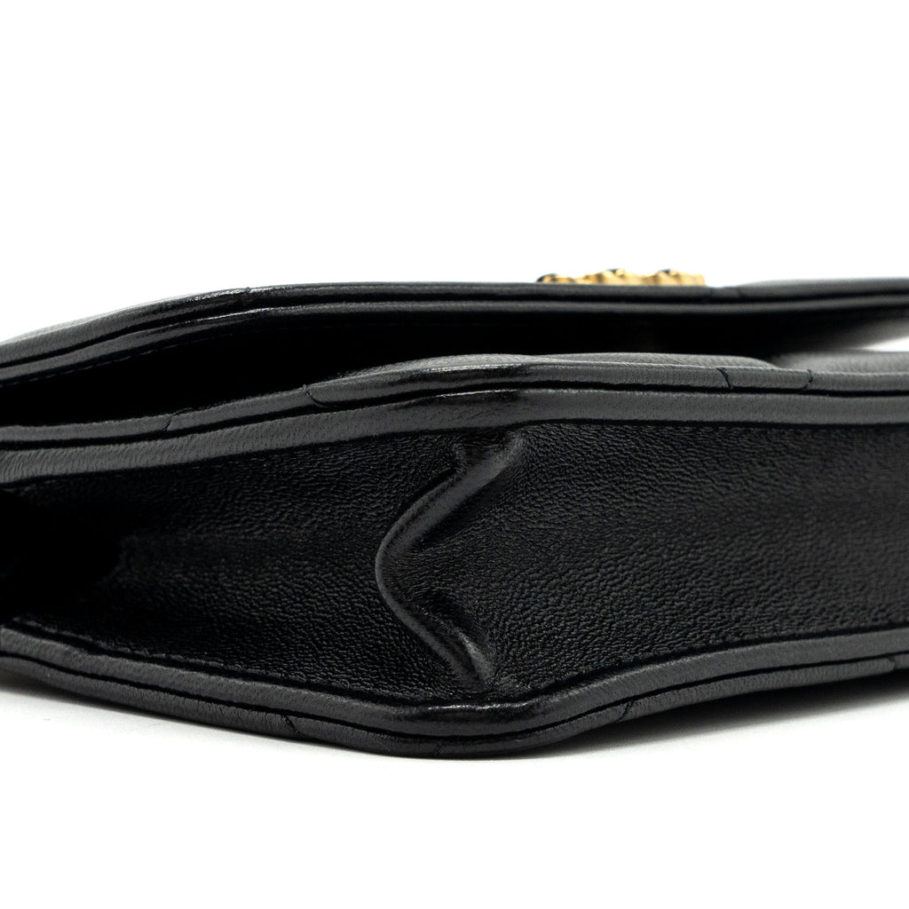 chanel-mini-19-wallet-on-chain-lambskin-black-multicolour-hardware-microchip-copy-1