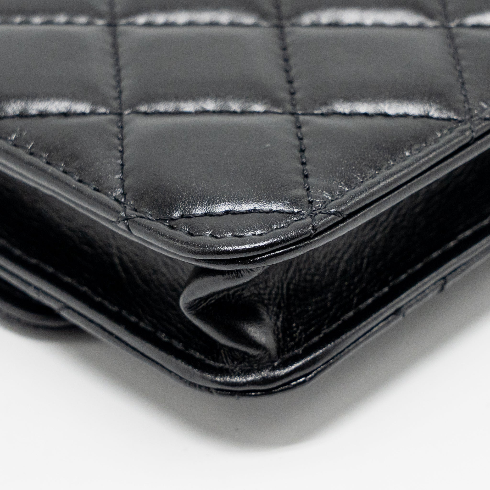 chanel-card-holder-with-maxi-pearls-chain-lambskin-black-lghw