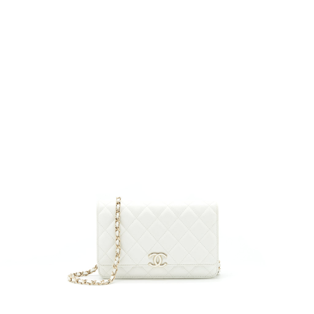 chanel-21c-wallet-on-chain-limit-edition-white-lghw