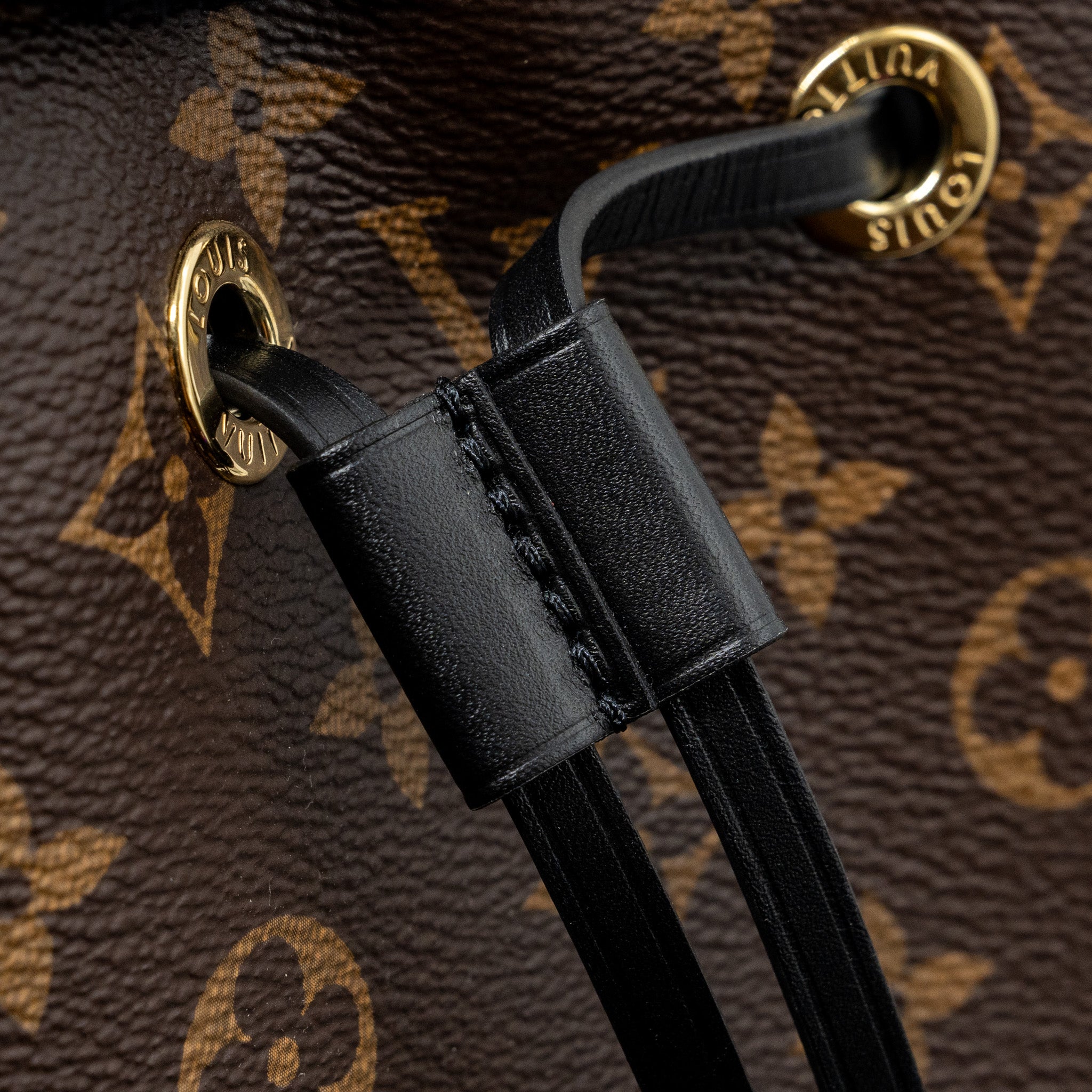 louis-vuitton-neonoe-monogram-canvas-black-ghw-2