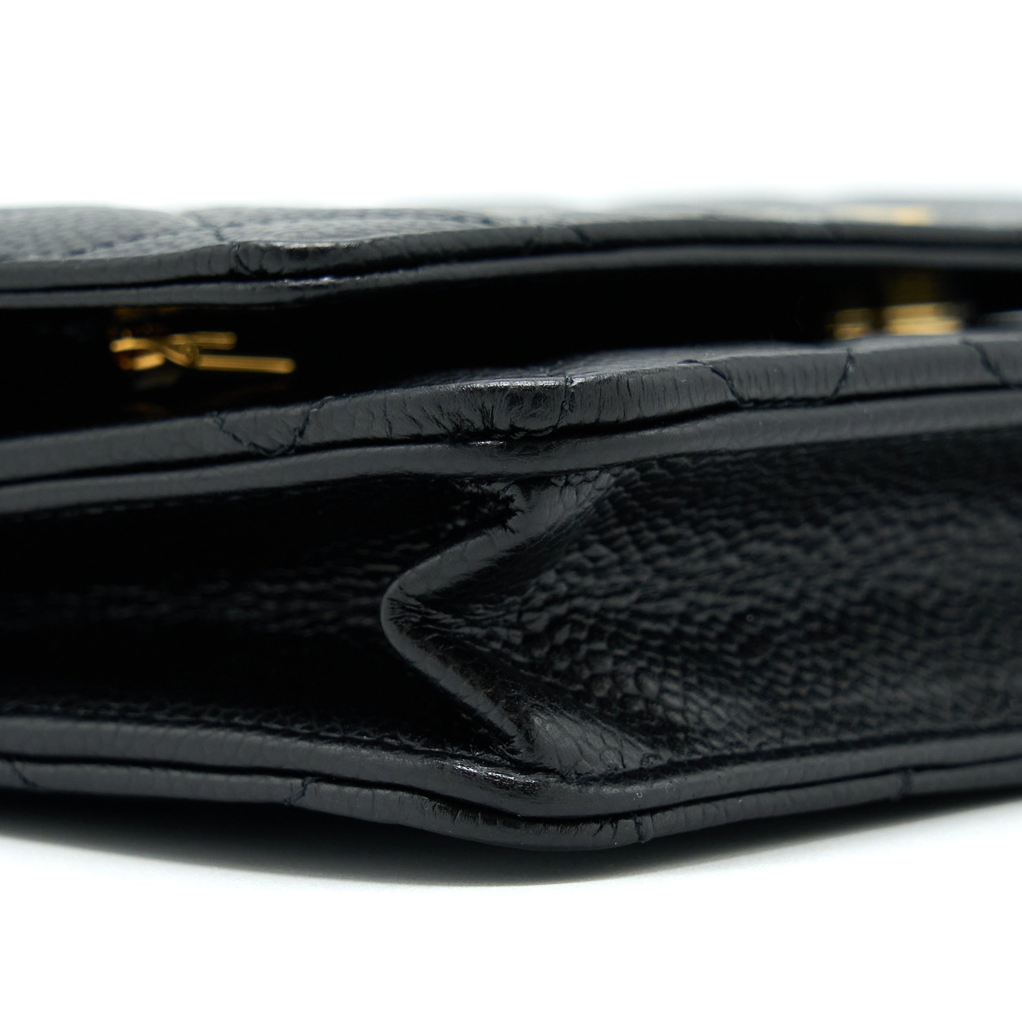 chanel-classic-wallet-on-chain-caviar-black-ghw-microchip-3