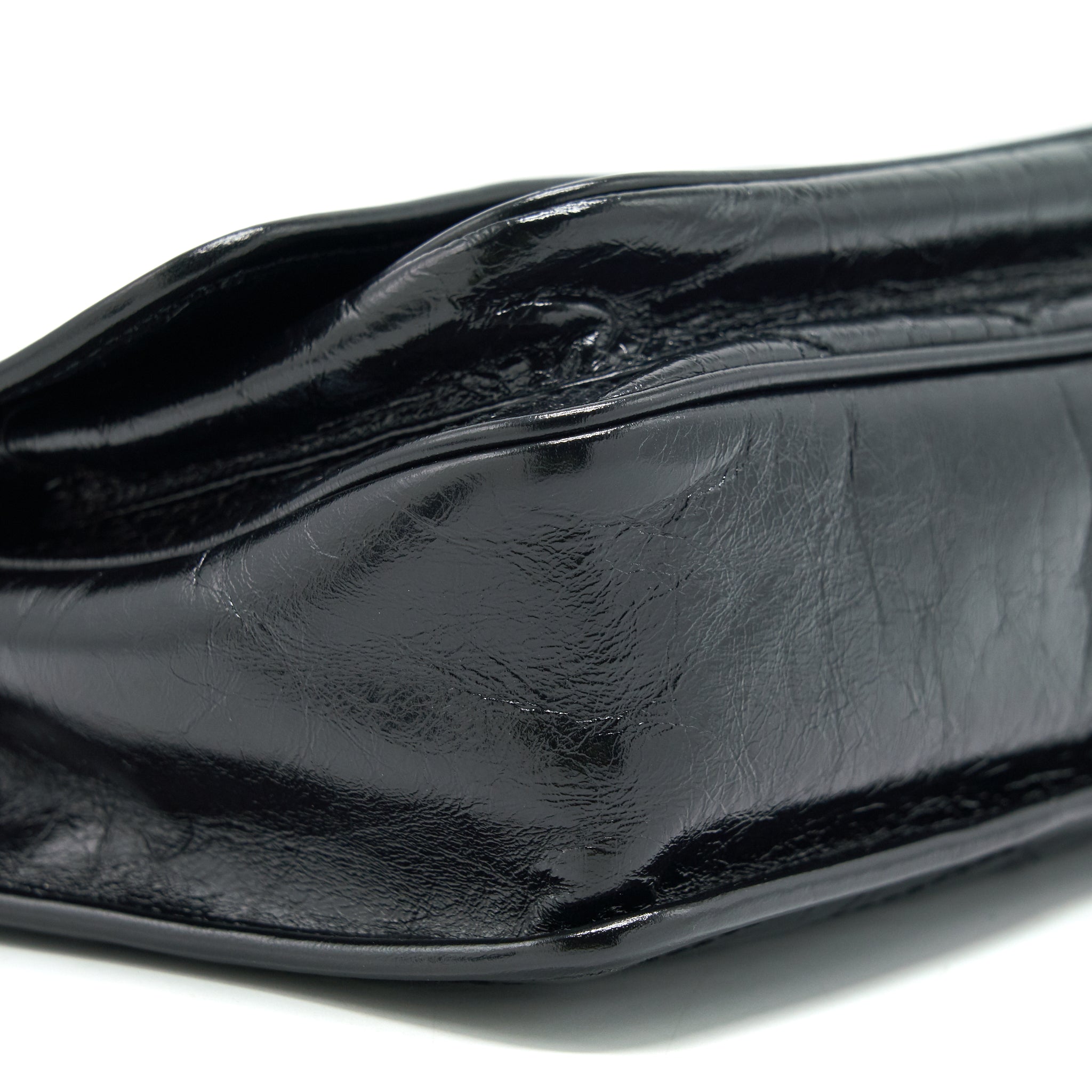 saint-laurent-medium-niki-bag-crinkled-vintage-so-black