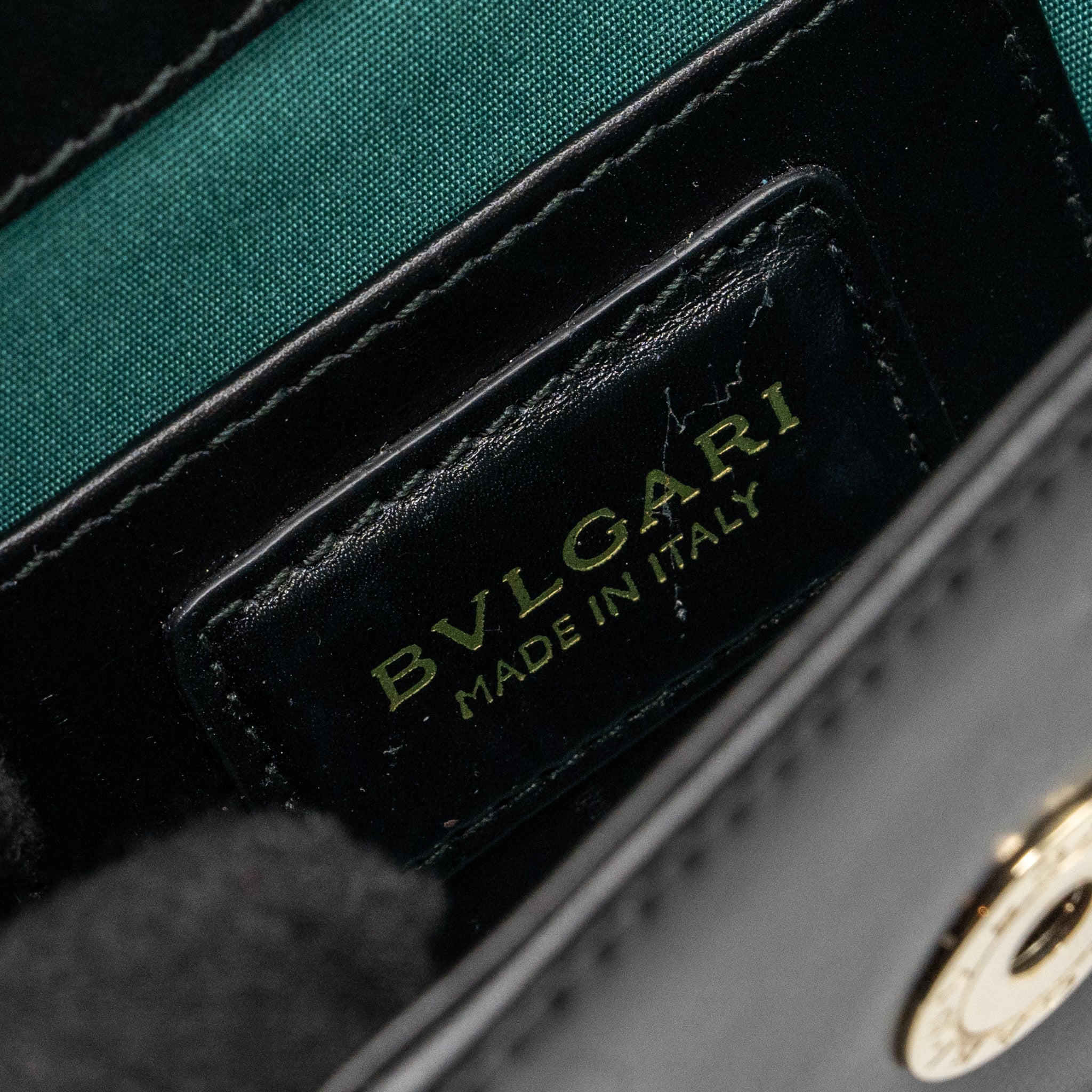 bvlgari-serpenti-forever-crossbody-bag-calfskin-black-lghw
