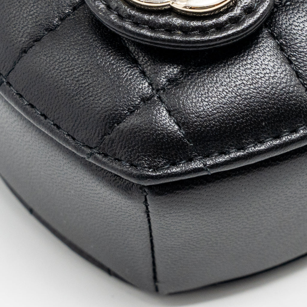 chanel-22s-heart-belt-bag-lambskin-black-lghw-4