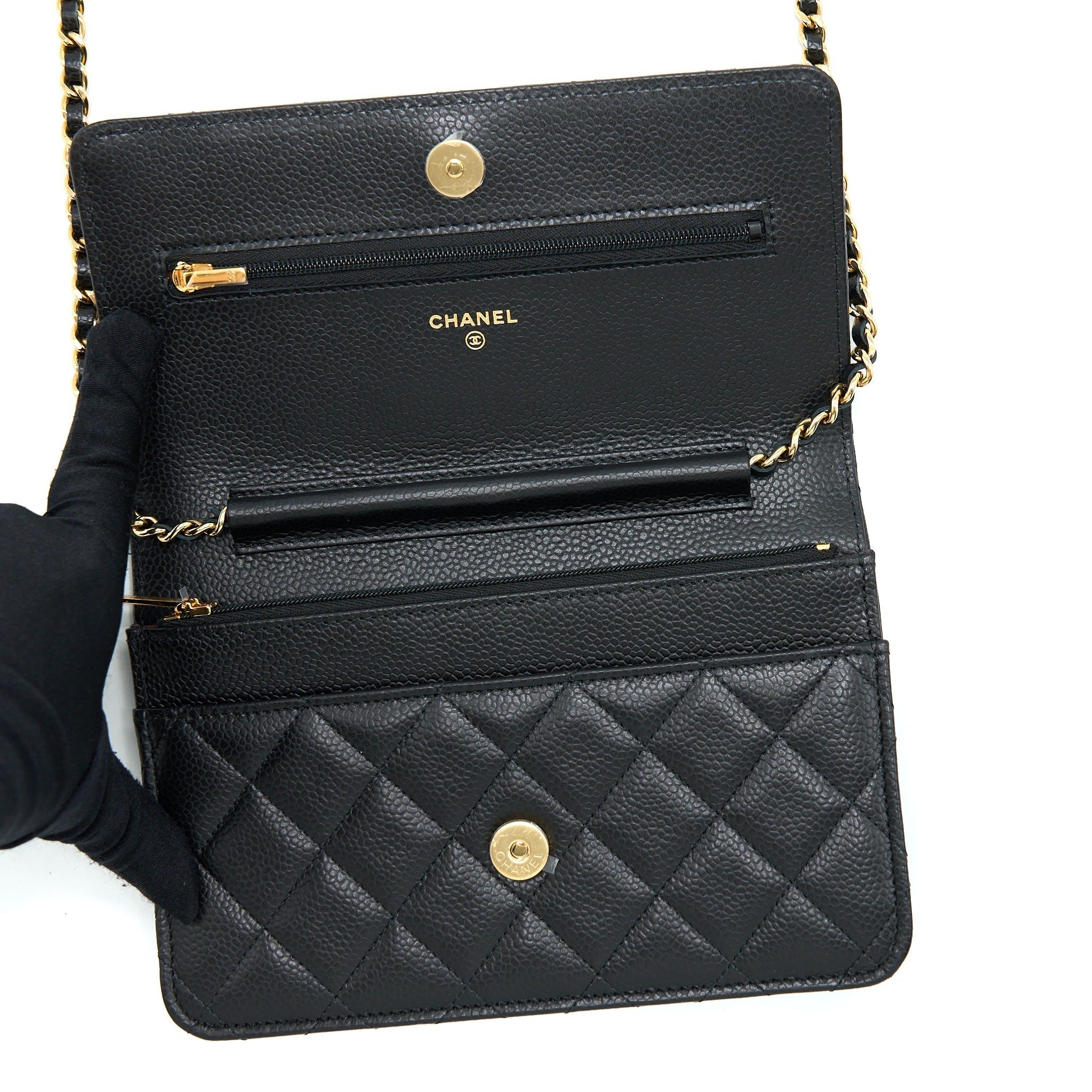 chanel-classic-wallet-on-chain-caviar-black-ghw-microchip-3