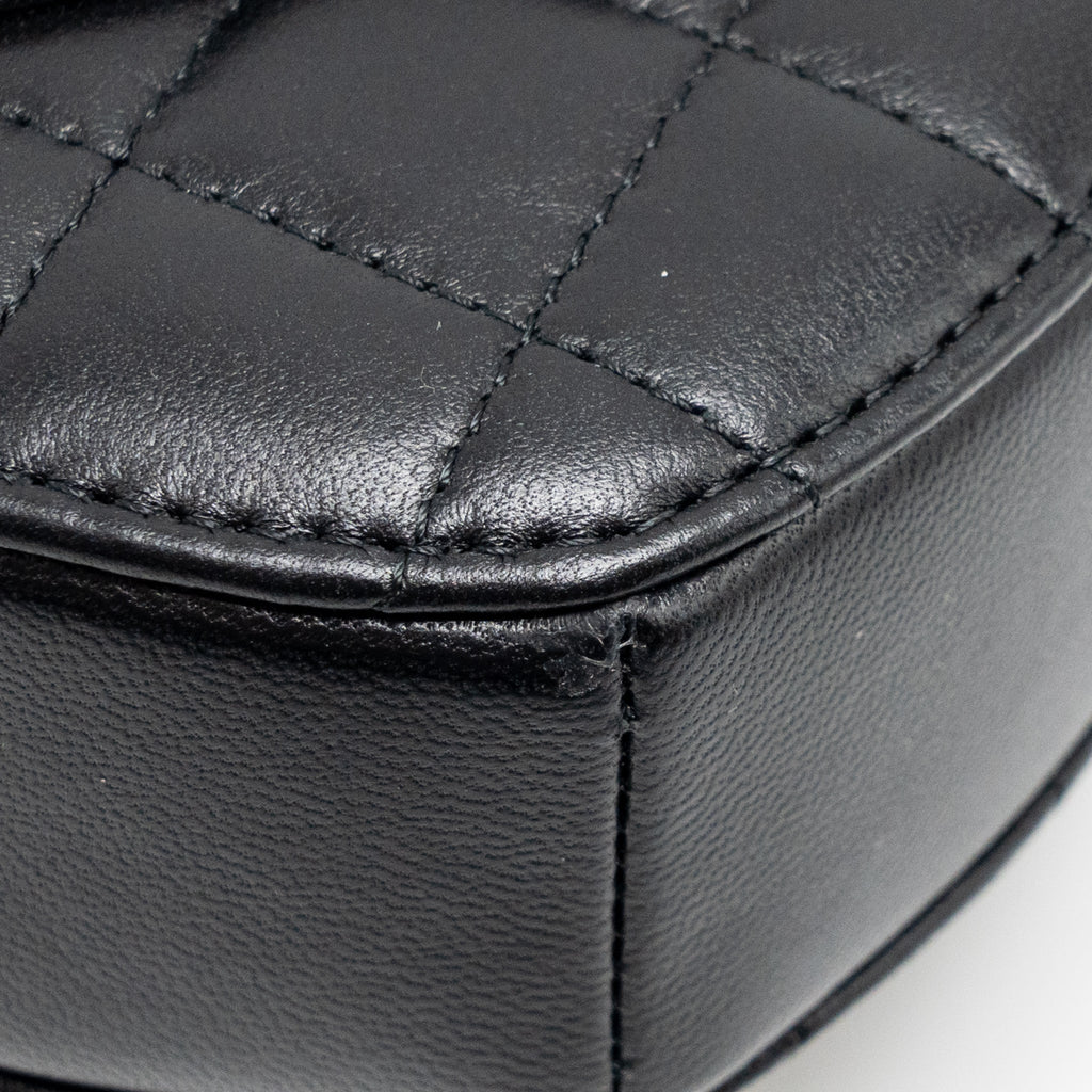 chanel-22s-heart-belt-bag-lambskin-black-lghw-4