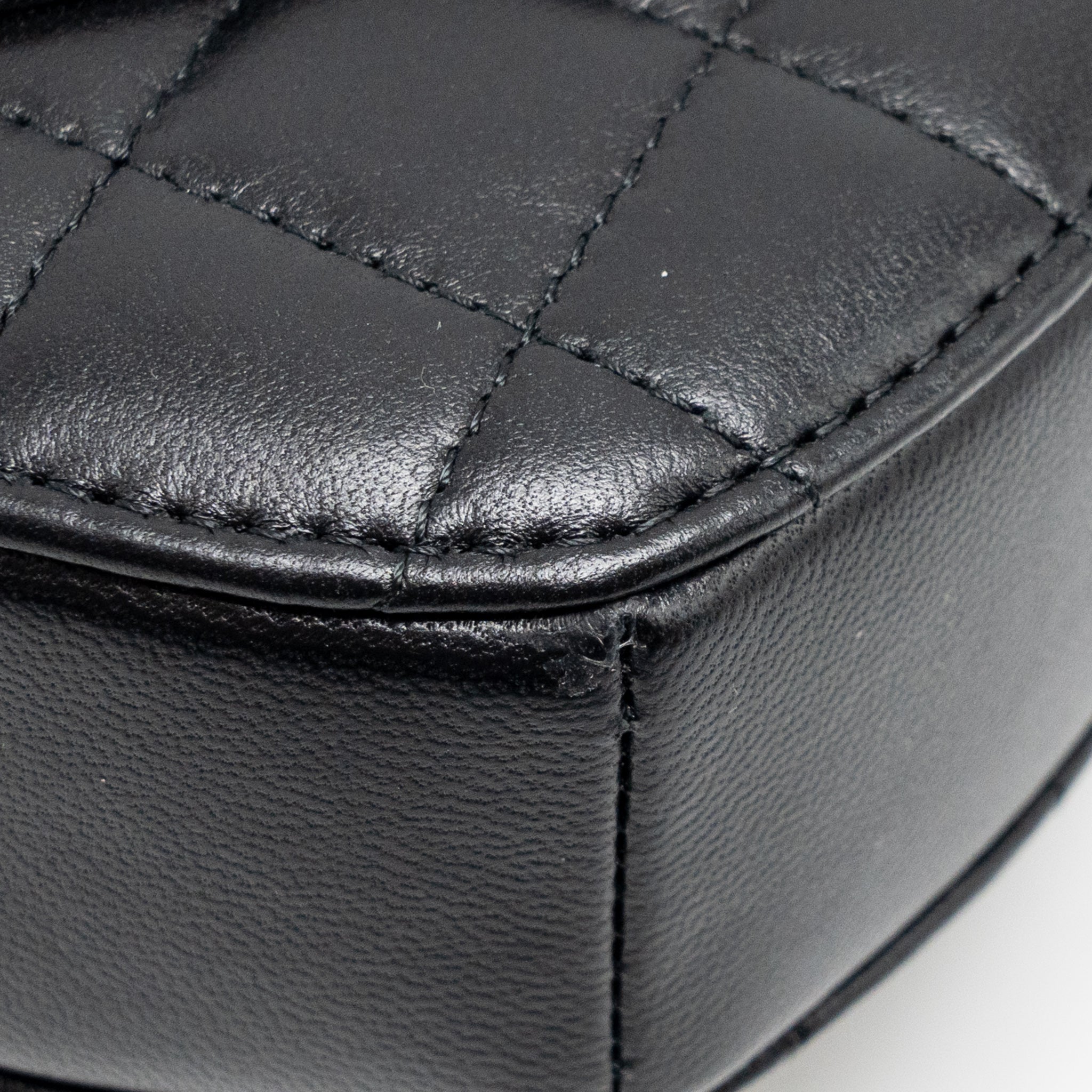 chanel-22s-heart-belt-bag-lambskin-black-lghw-4