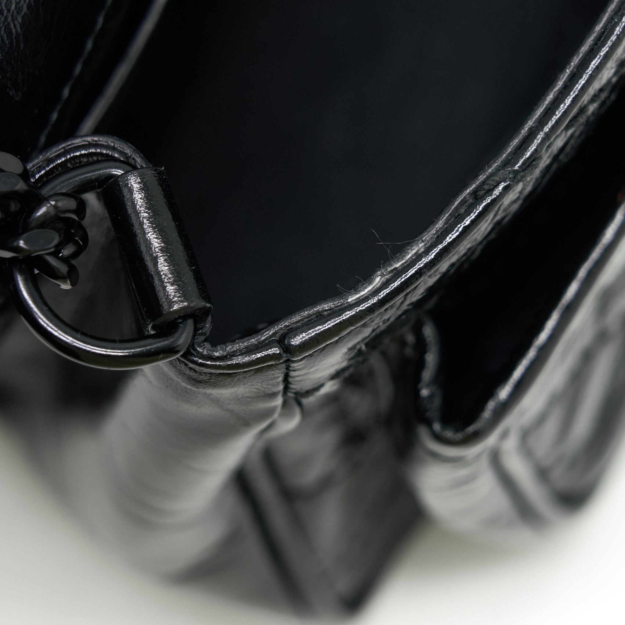 saint-laurent-medium-niki-bag-crinkled-vintage-so-black