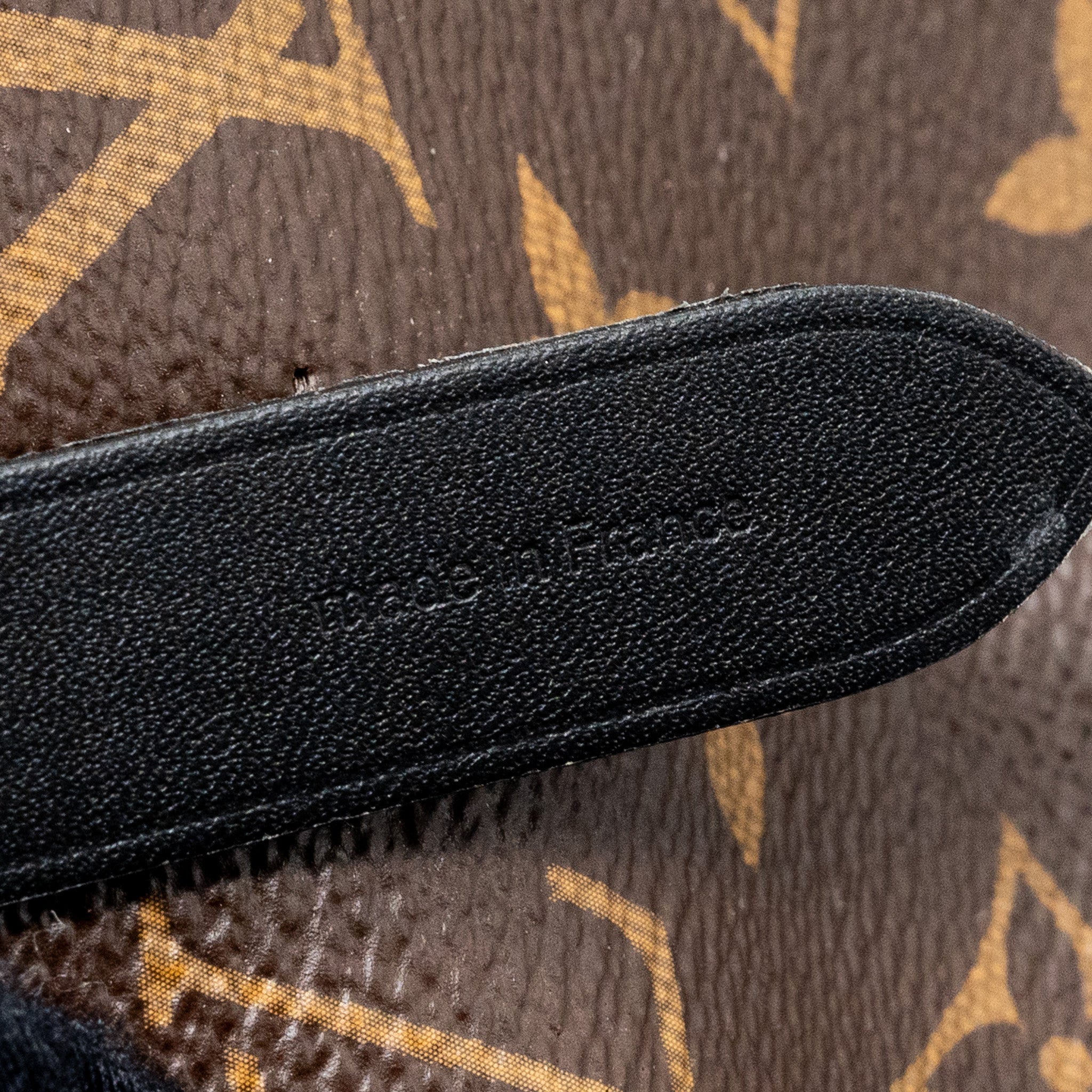 louis-vuitton-neonoe-monogram-canvas-black-ghw-2