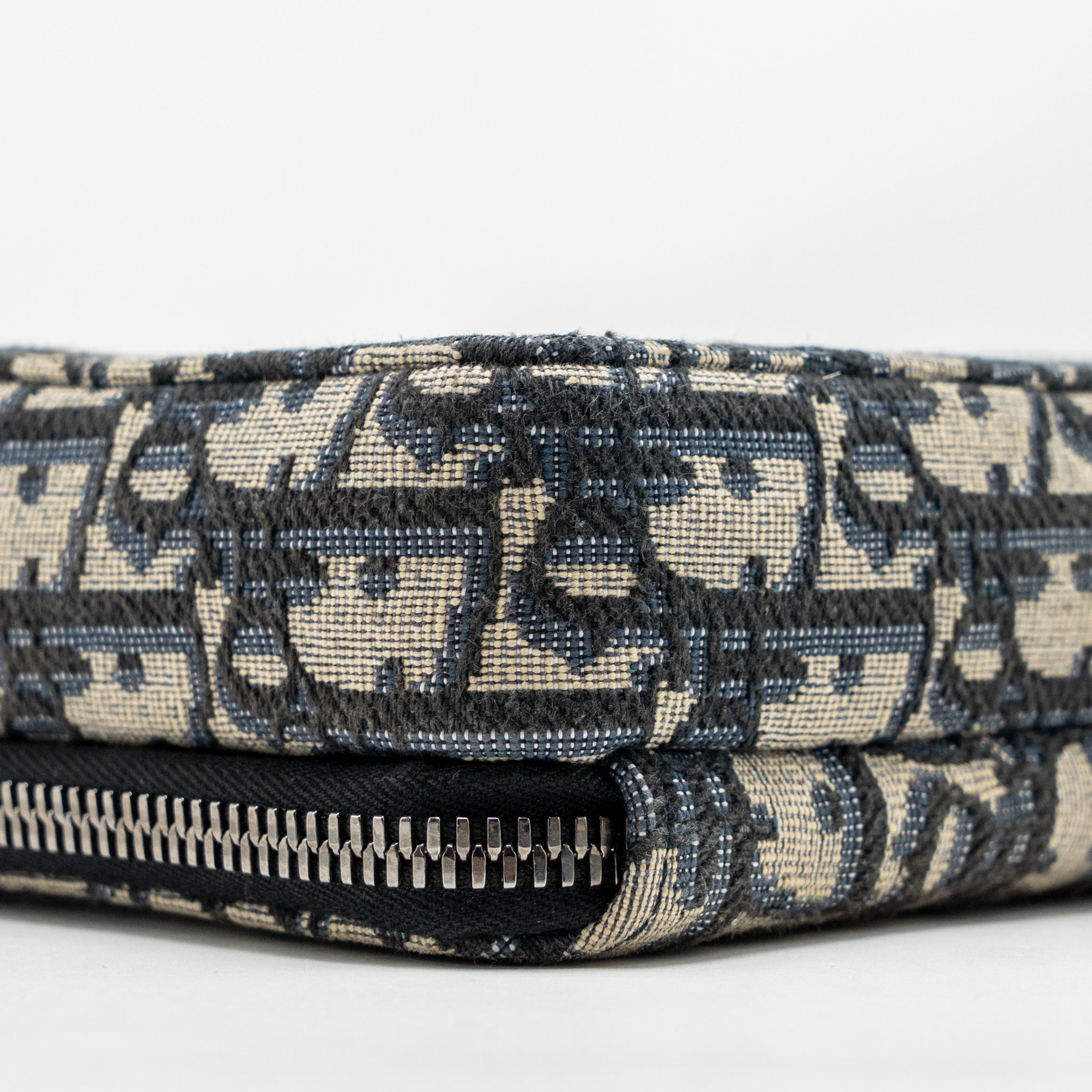 dior-wallet-on-strap-oblique-jacquard-canvas-leather-blue-shw