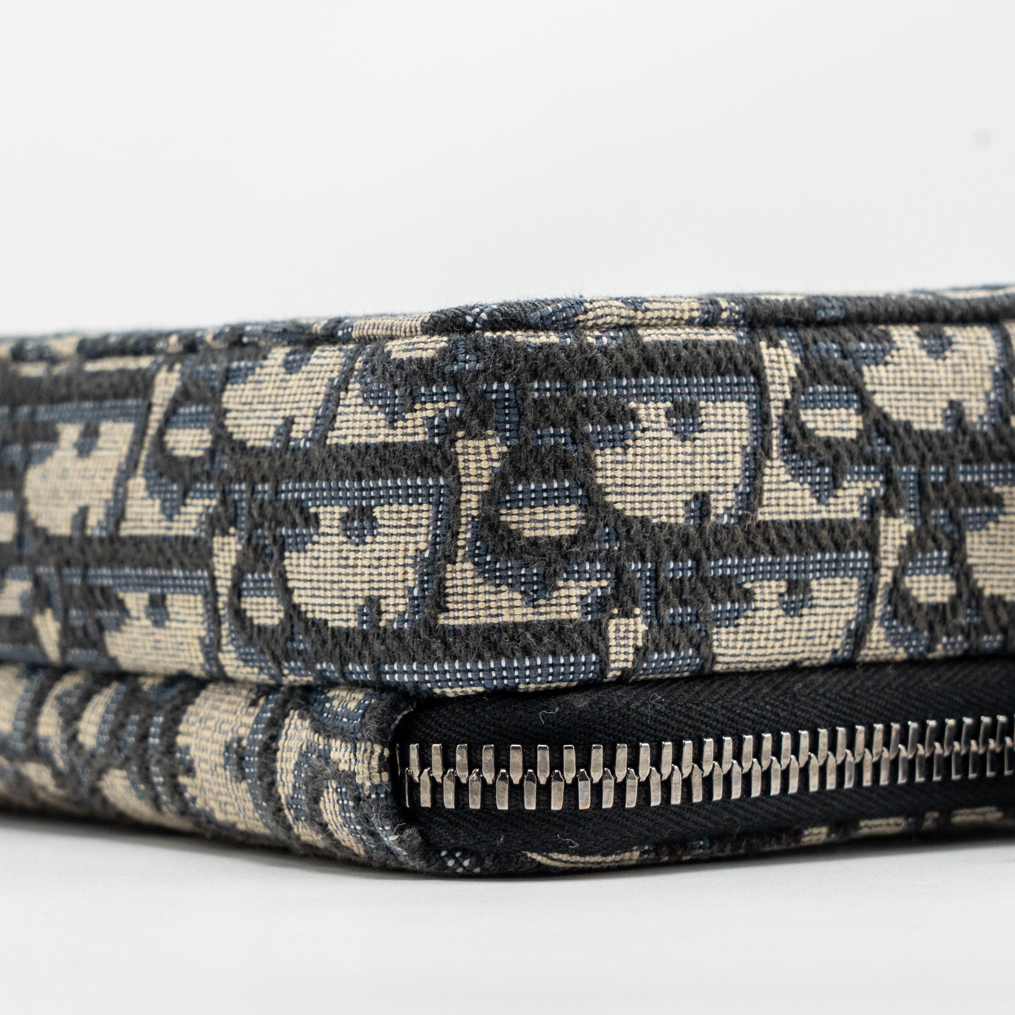dior-wallet-on-strap-oblique-jacquard-canvas-leather-blue-shw
