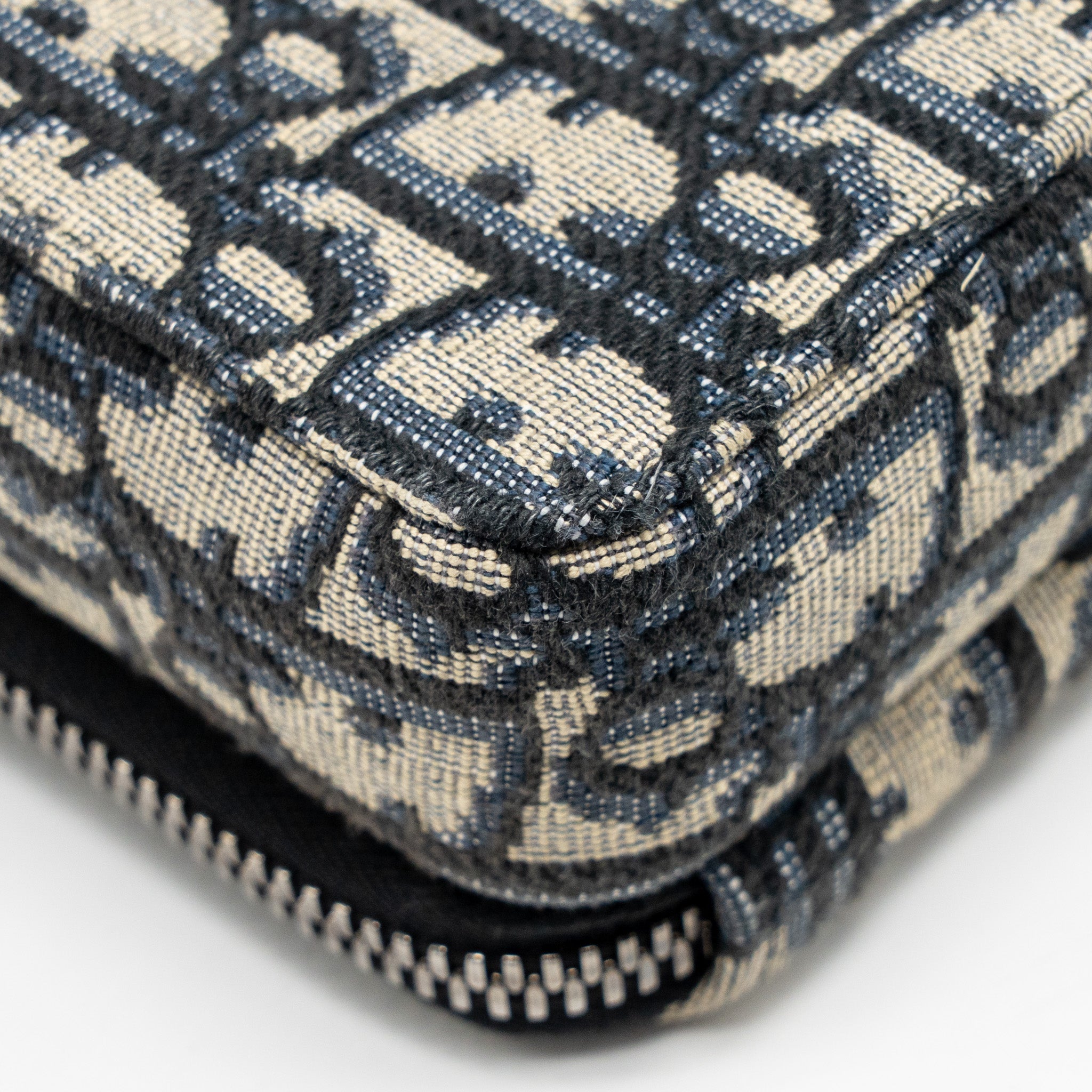 dior-wallet-on-strap-oblique-jacquard-canvas-leather-blue-shw