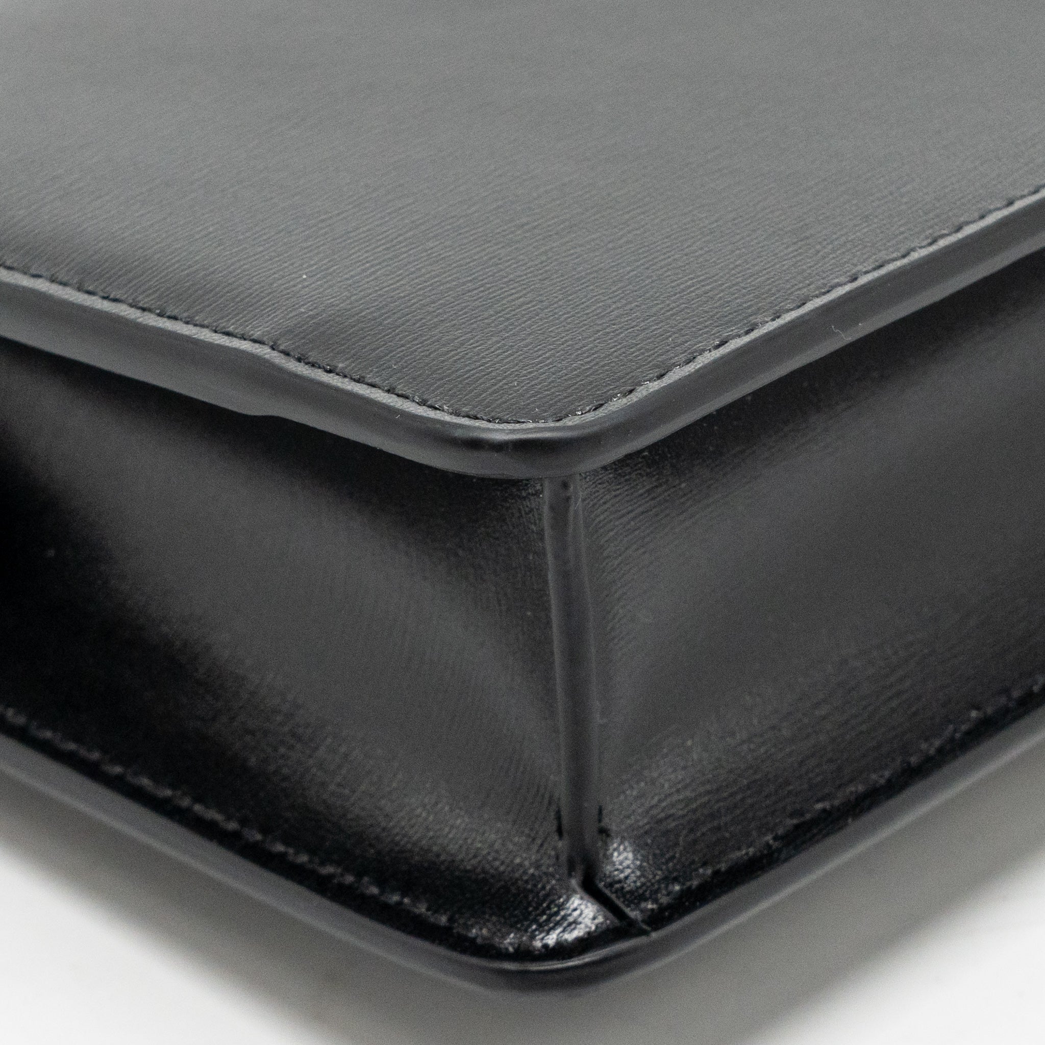 celine-wallet-on-chain-margo-calfskin-black-ghw