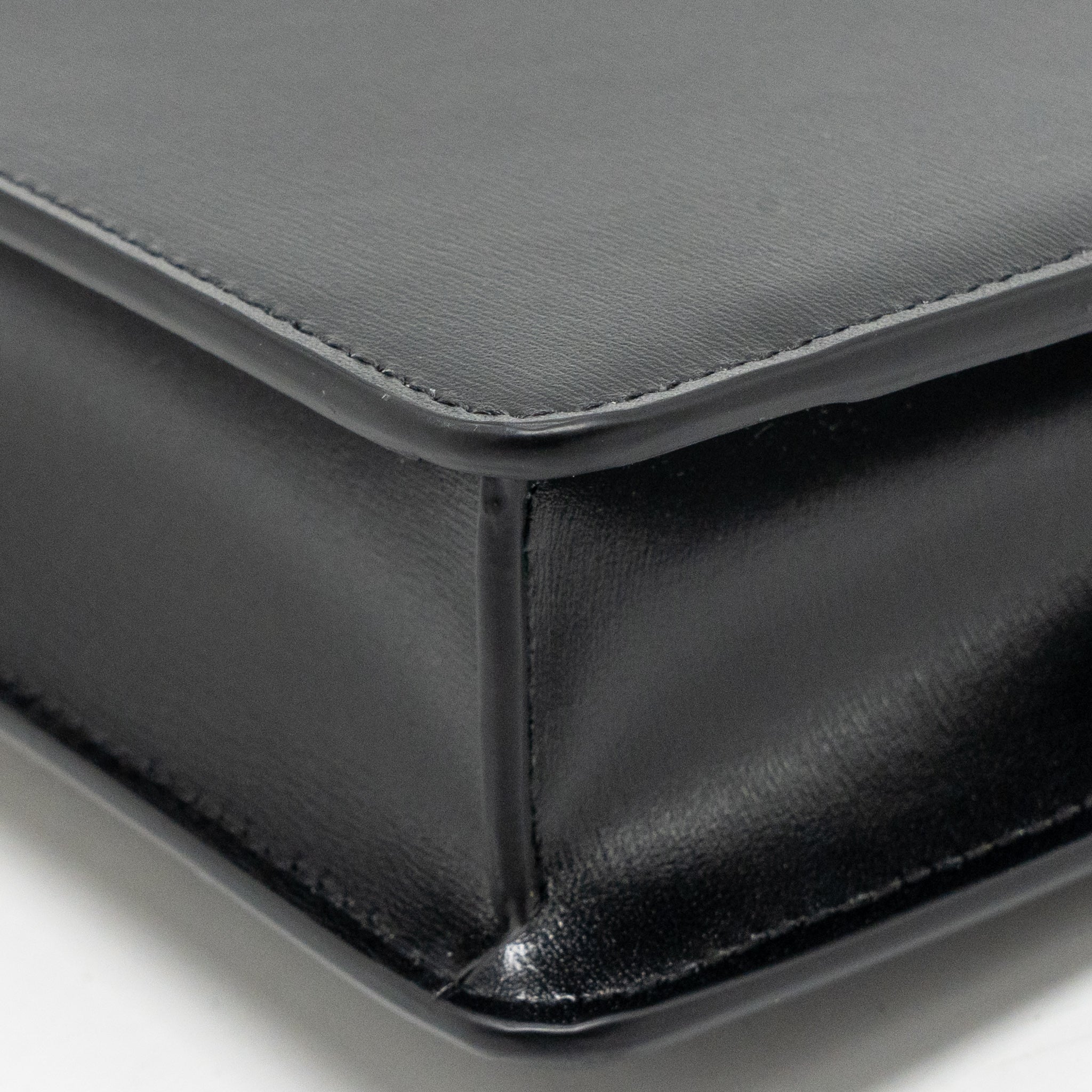 celine-wallet-on-chain-margo-calfskin-black-ghw